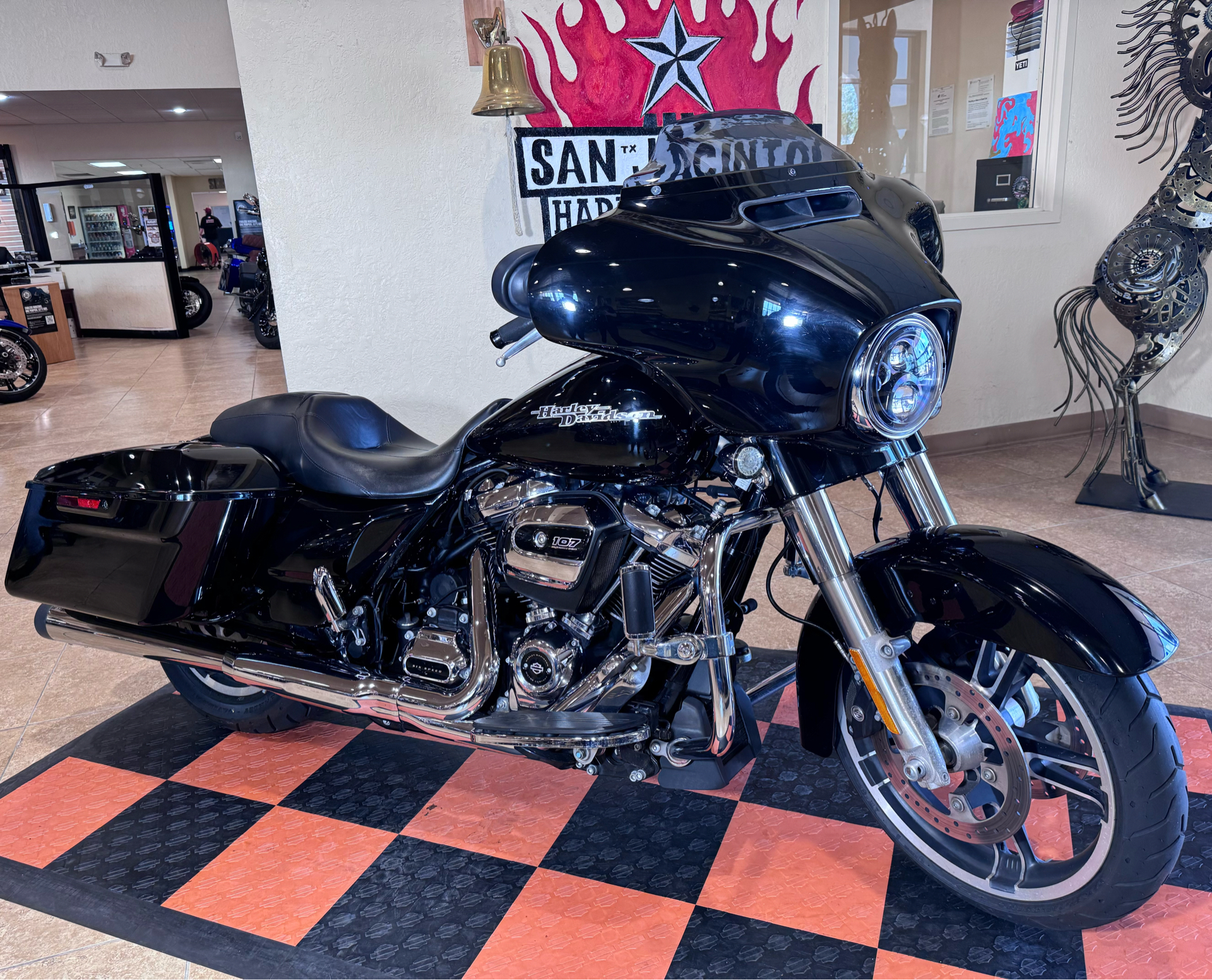 2017 Harley-Davidson Street Glide® Special in Pasadena, Texas - Photo 3