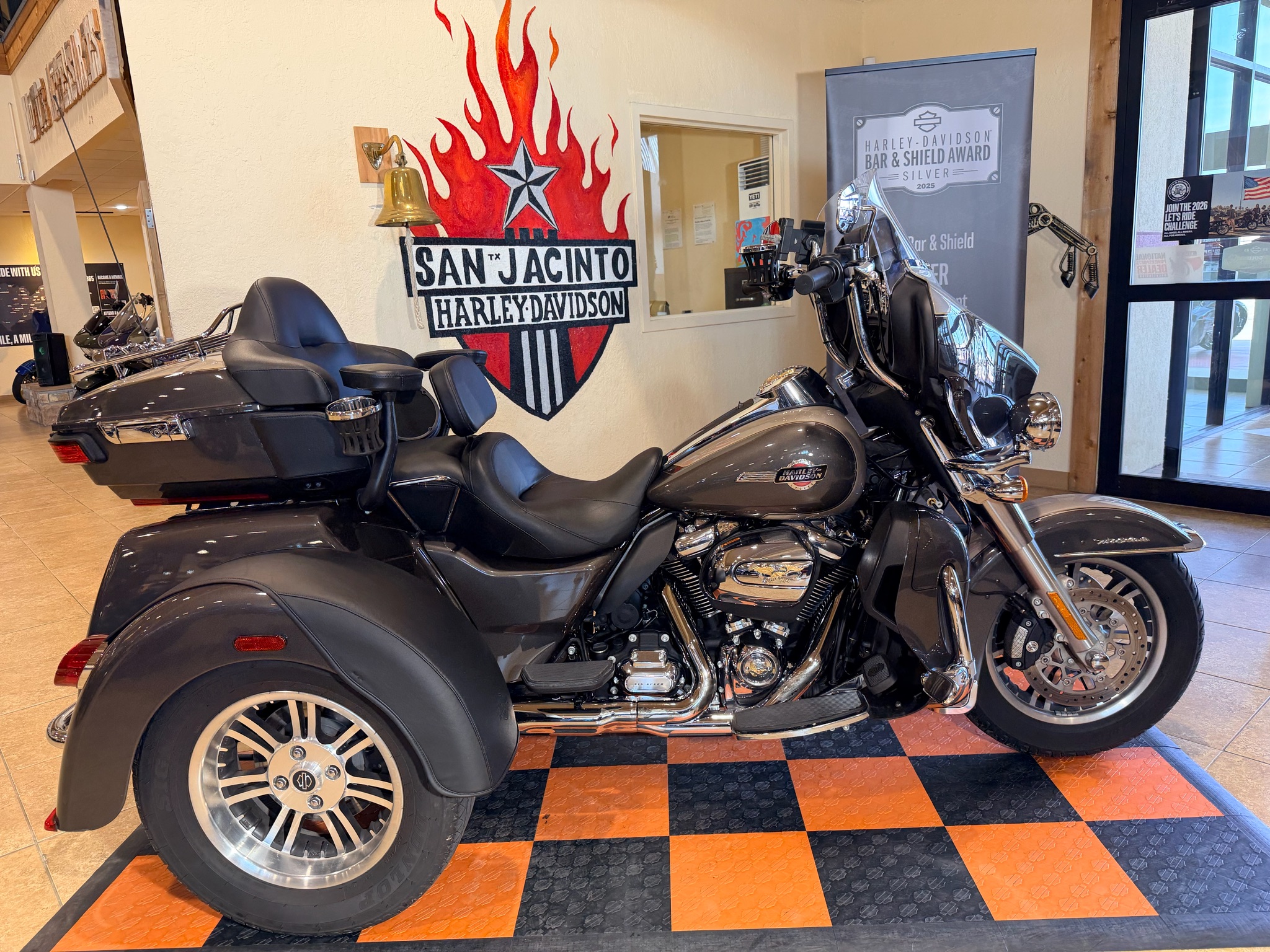 2023 Harley-Davidson Tri Glide® Ultra in Pasadena, Texas - Photo 1