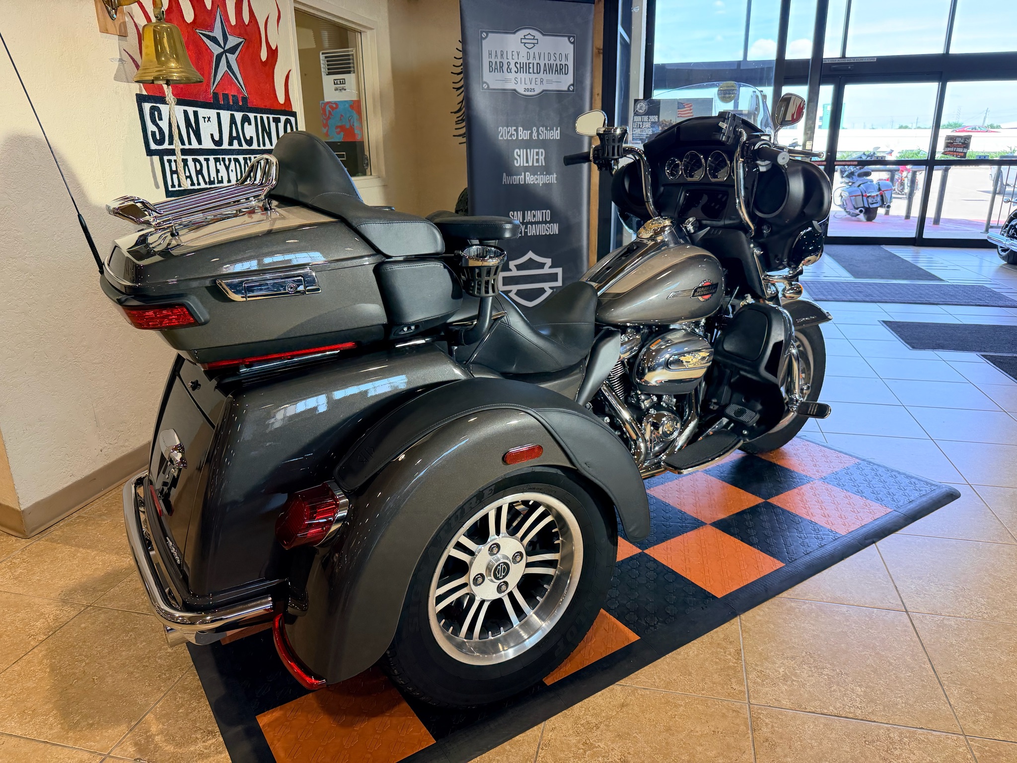 2023 Harley-Davidson Tri Glide® Ultra in Pasadena, Texas - Photo 3