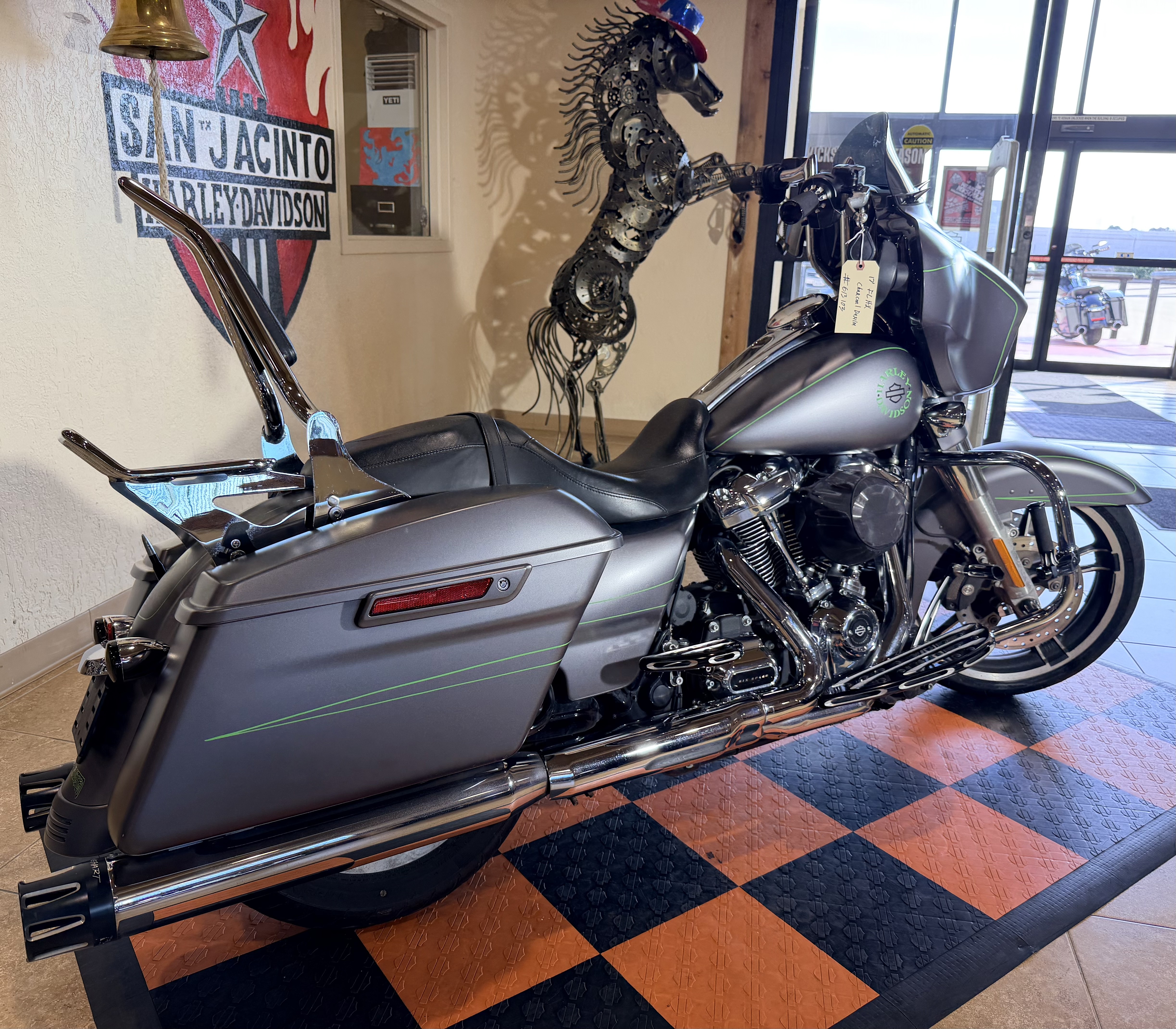 2017 Harley-Davidson Street Glide® Special in Pasadena, Texas - Photo 2