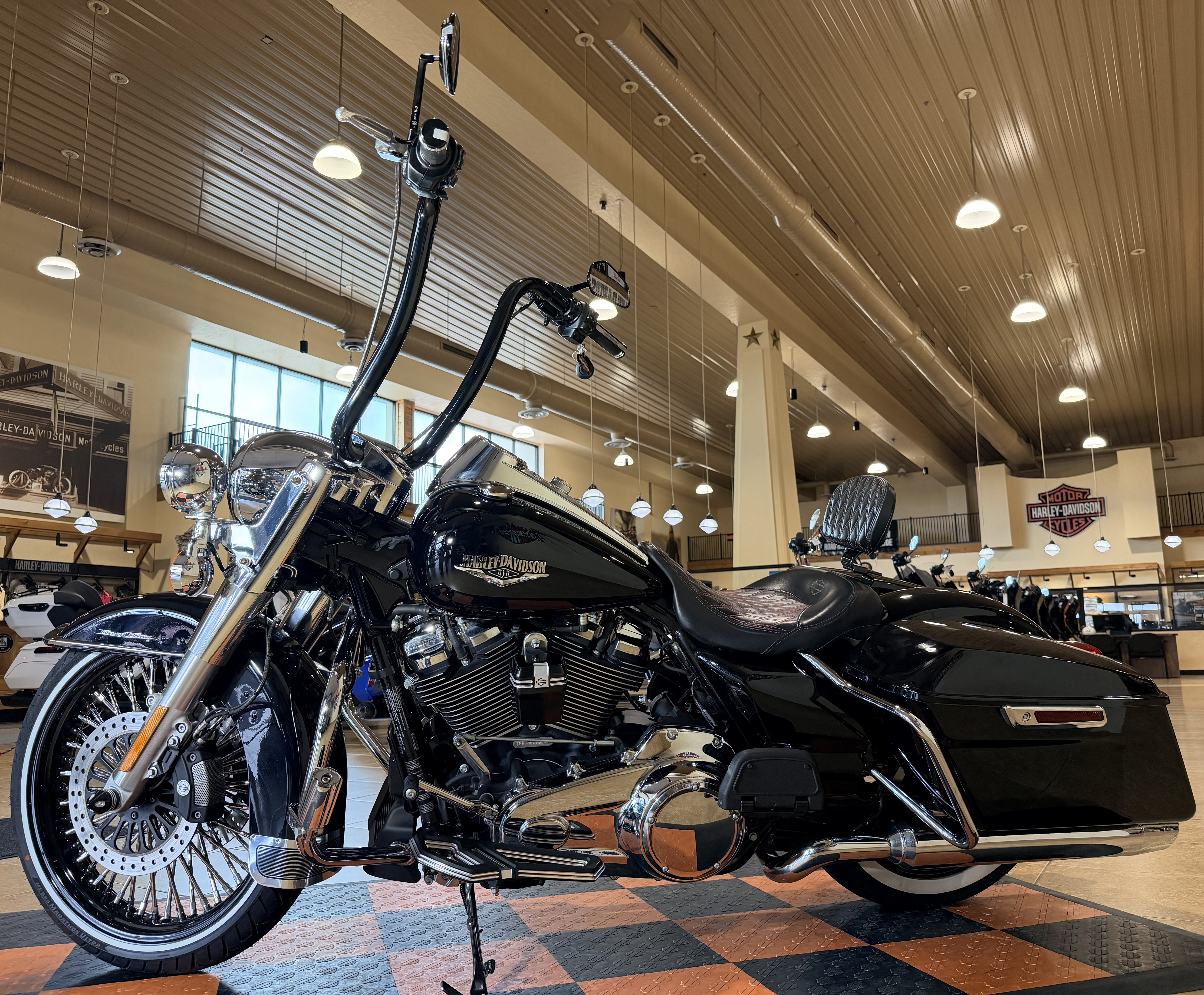 2021 Harley-Davidson Road King® in Pasadena, Texas - Photo 4
