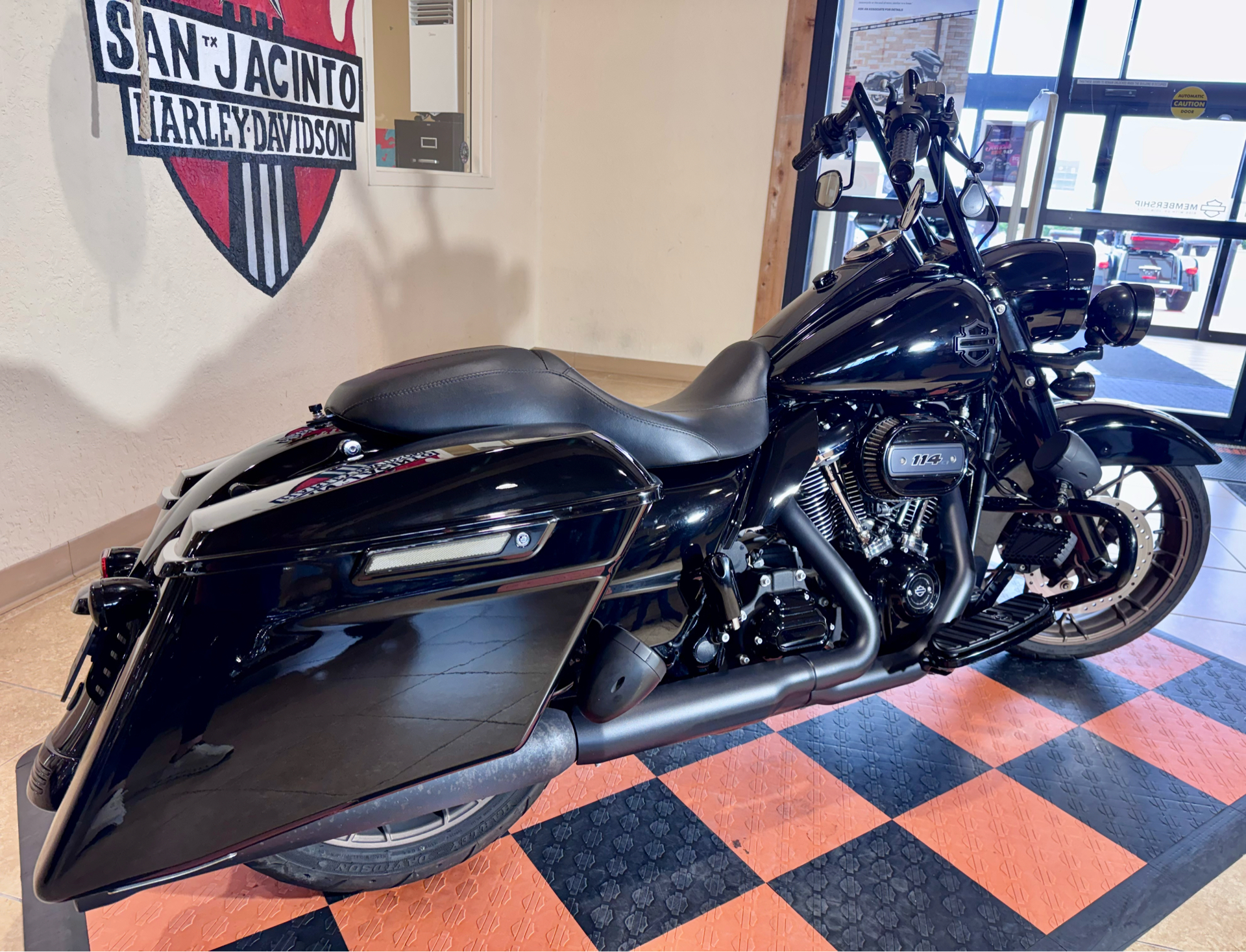 2022 Harley-Davidson Road King® Special in Pasadena, Texas - Photo 2