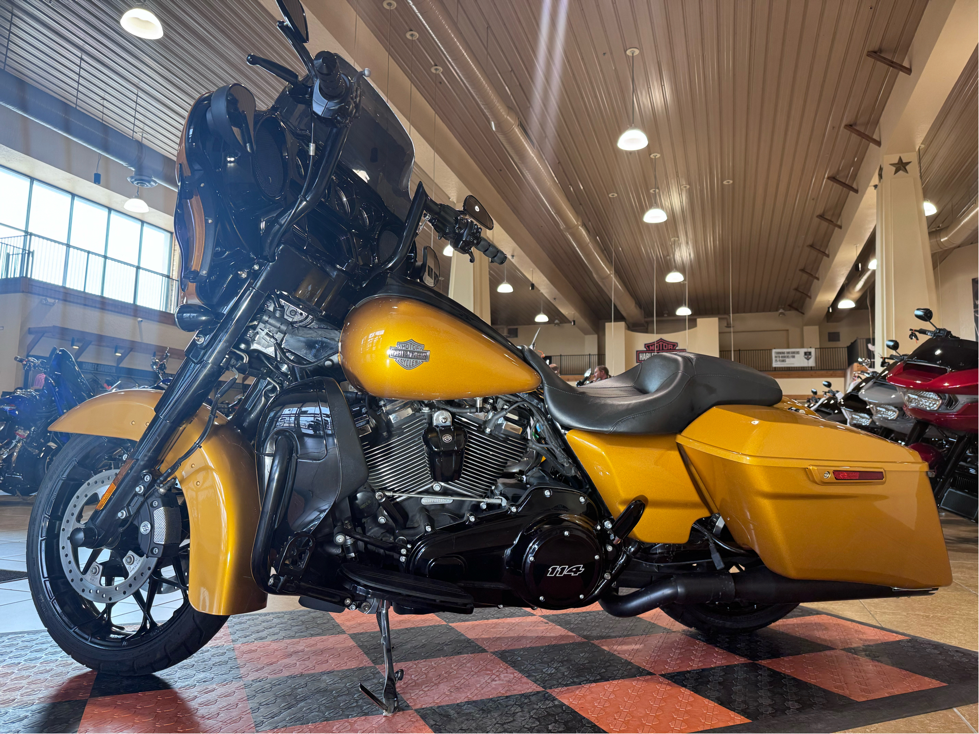 2023 Harley-Davidson Street Glide® Special in Pasadena, Texas - Photo 4