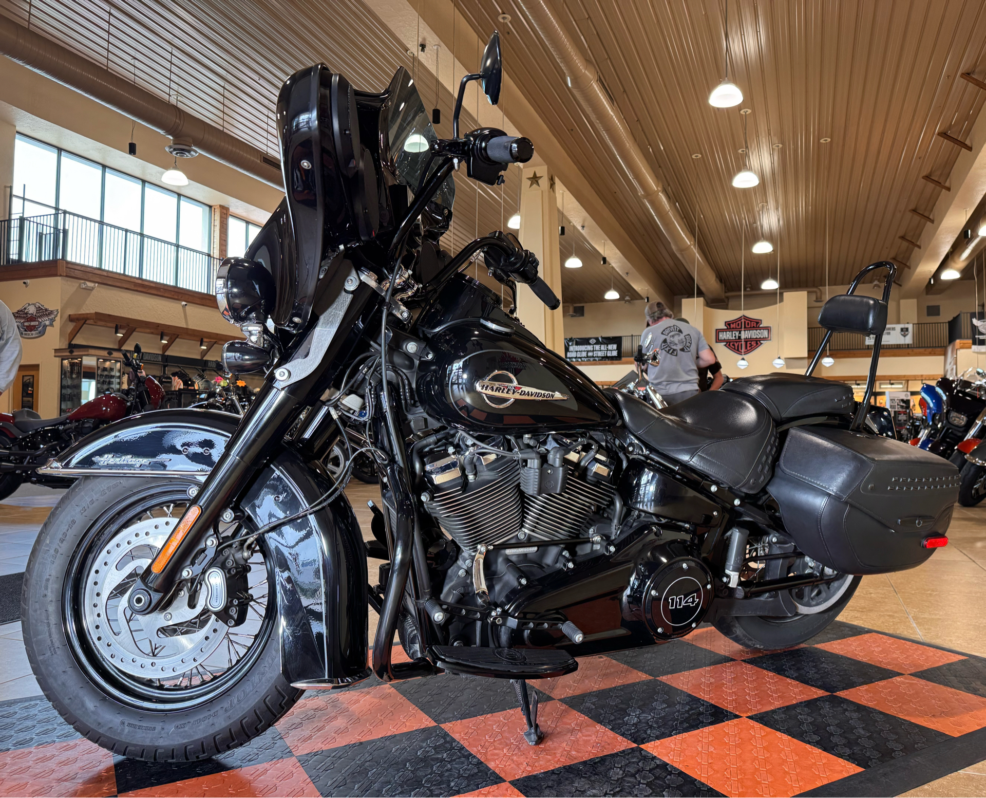 2018 Harley-Davidson Heritage Classic 114 in Pasadena, Texas - Photo 4