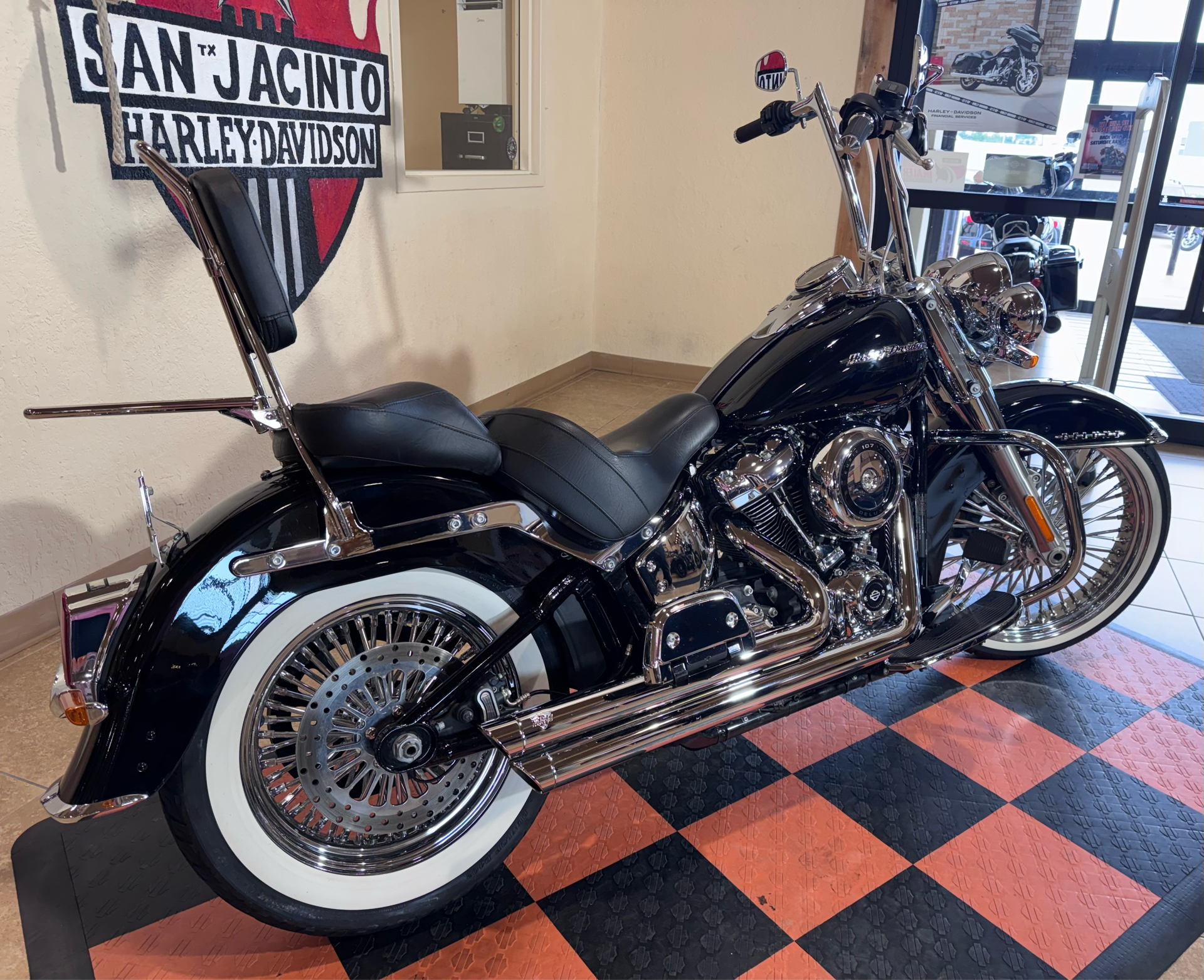 2019 Harley-Davidson Deluxe in Pasadena, Texas - Photo 2