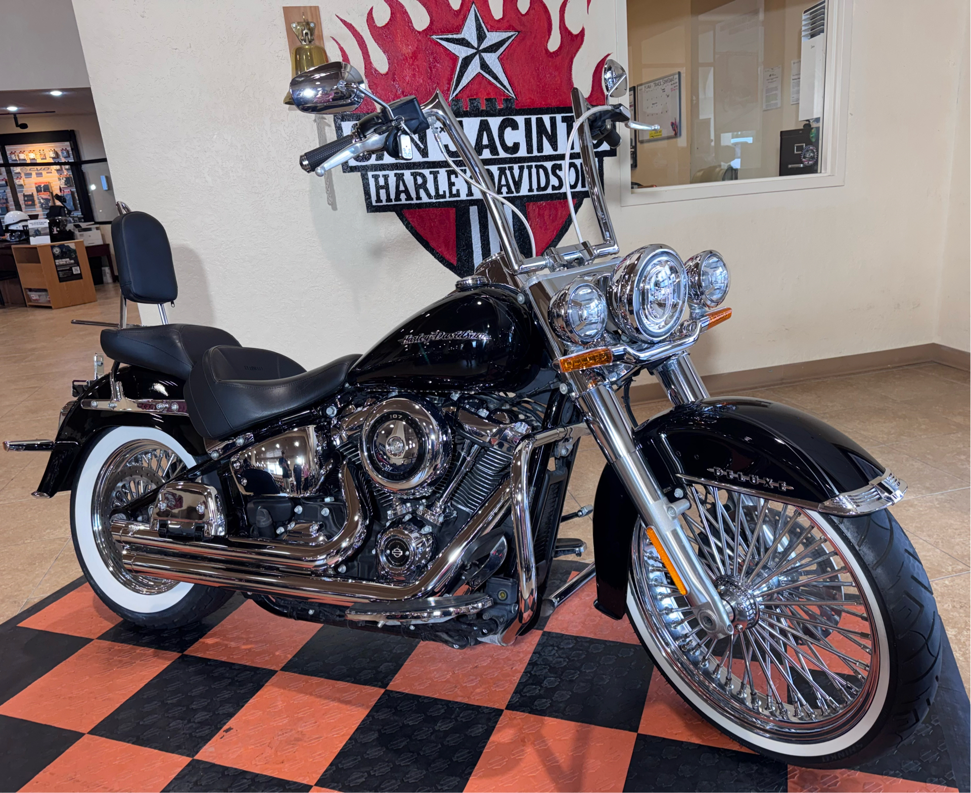 2019 Harley-Davidson Deluxe in Pasadena, Texas - Photo 3