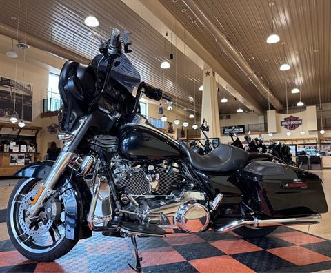 2019 Harley-Davidson Street Glide® in Pasadena, Texas - Photo 4