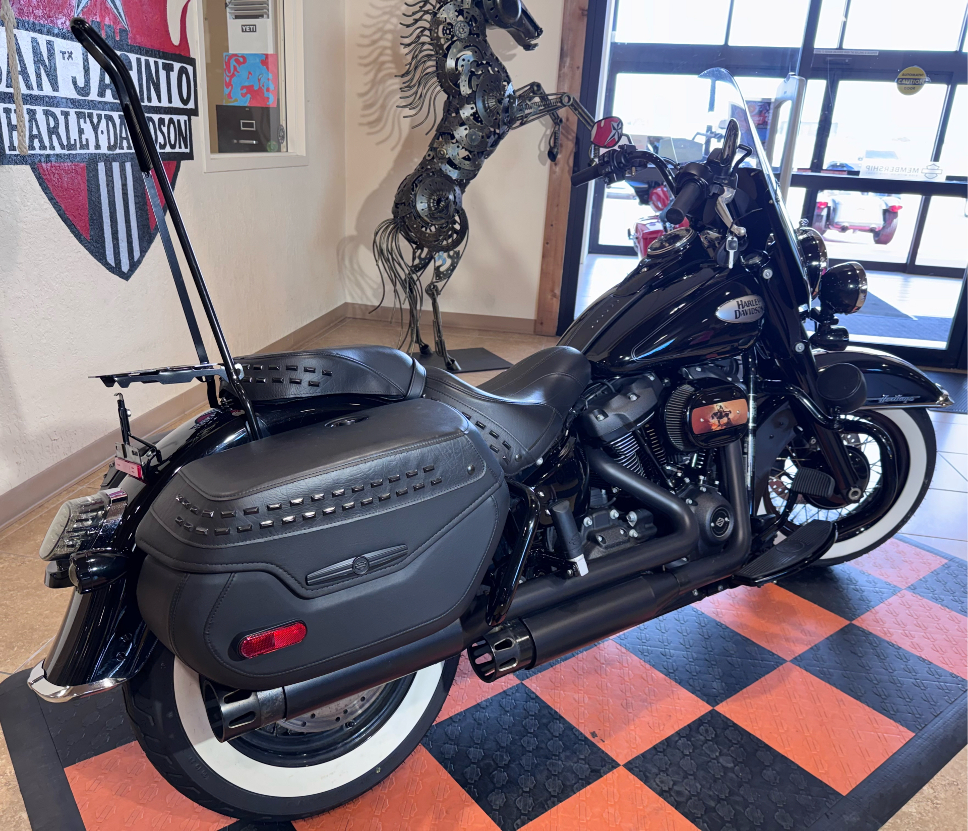 2023 Harley-Davidson Heritage Classic 114 in Pasadena, Texas - Photo 2