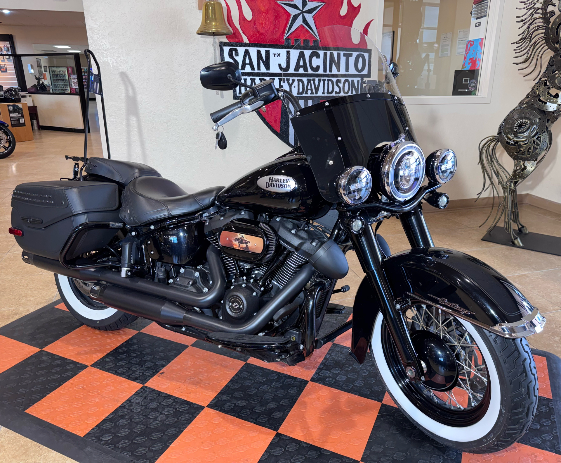 2023 Harley-Davidson Heritage Classic 114 in Pasadena, Texas - Photo 3