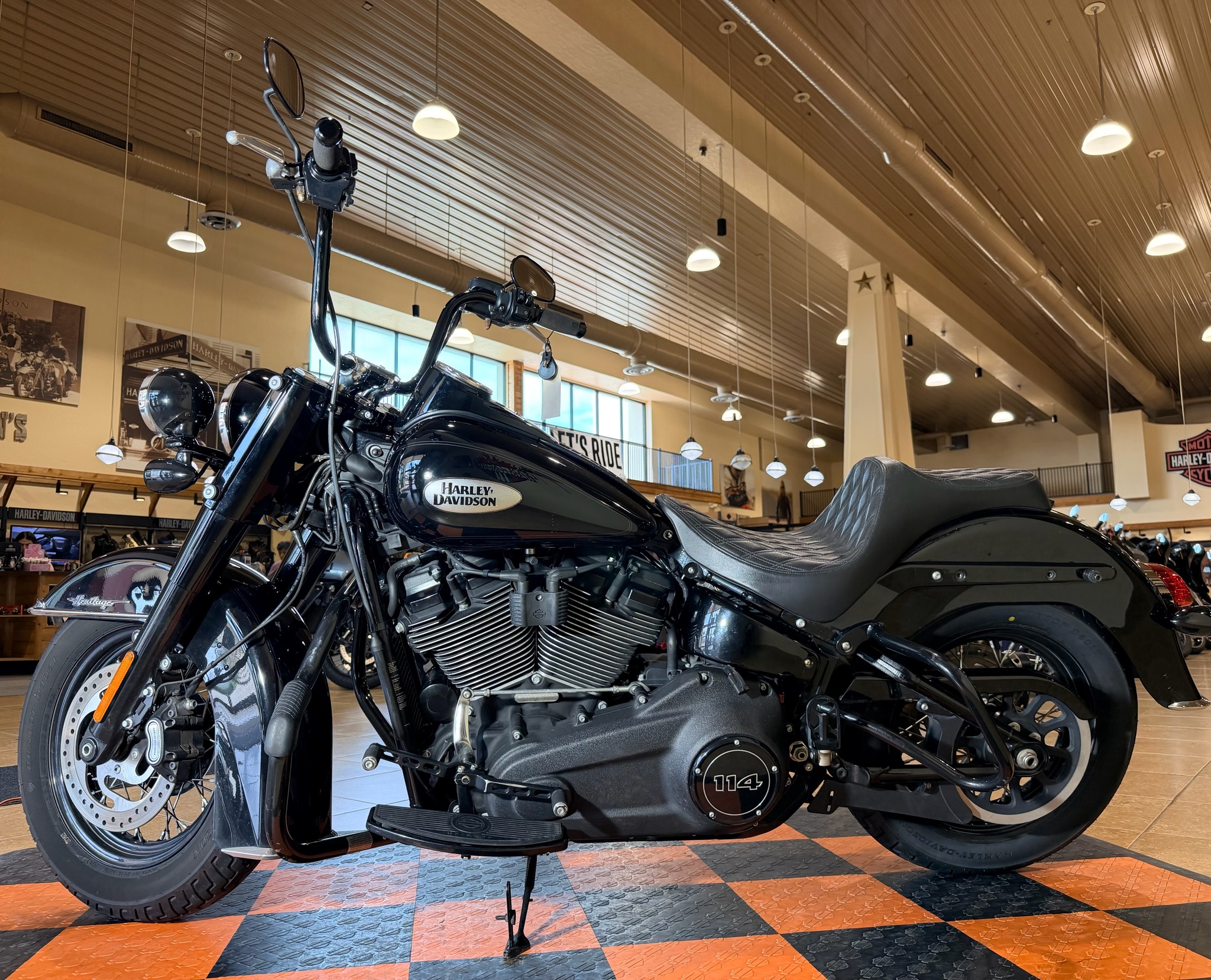 2023 Harley-Davidson Heritage Classic 114 in Pasadena, Texas - Photo 4