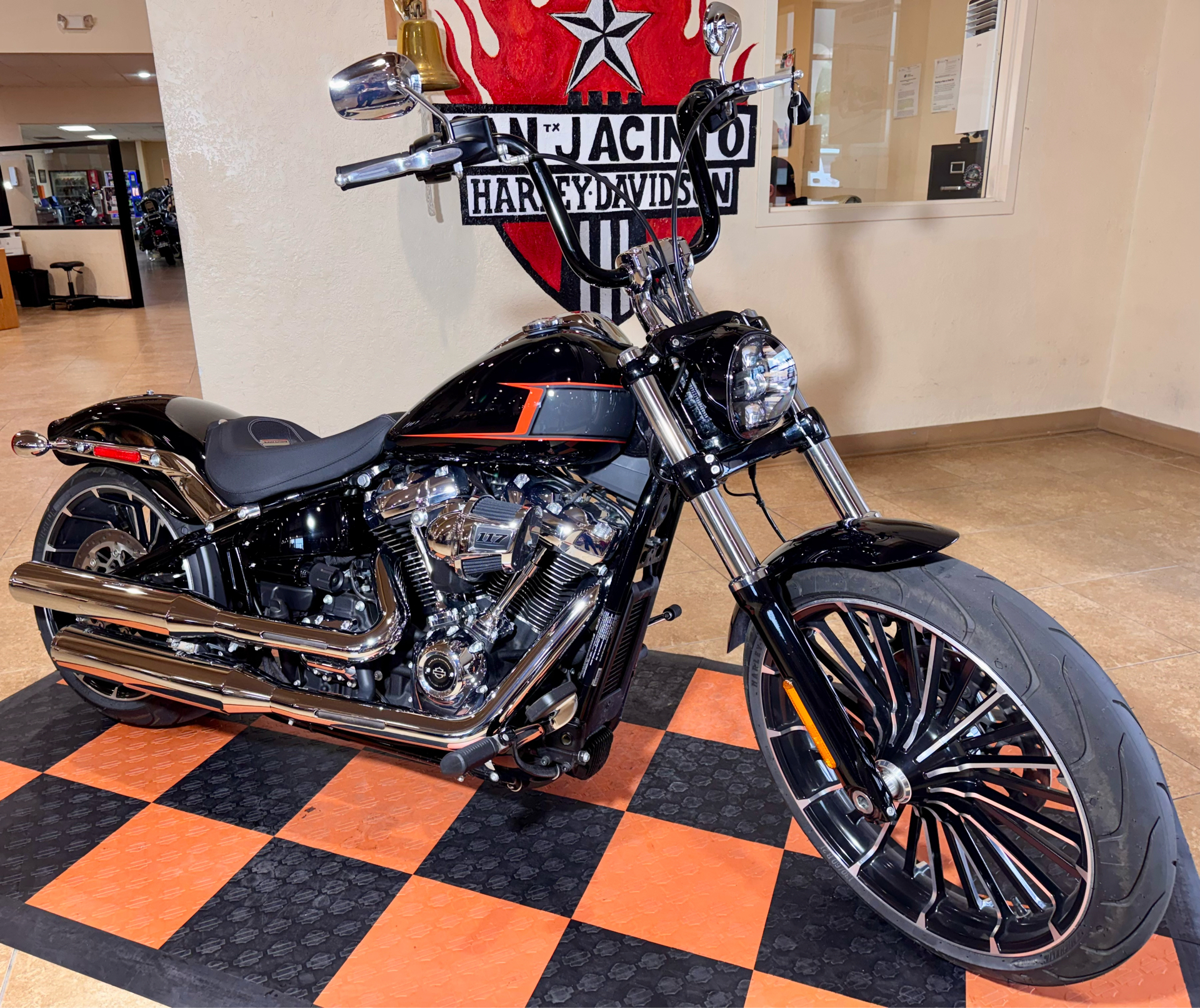 2024 Harley-Davidson Breakout® in Pasadena, Texas - Photo 3