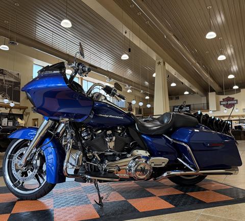 2017 Harley-Davidson Road Glide® Special in Pasadena, Texas - Photo 4