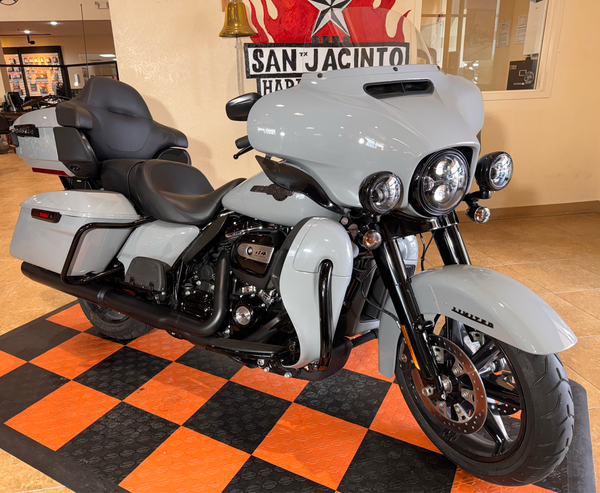 2024 Harley-Davidson Ultra Limited® in Pasadena, Texas - Photo 3