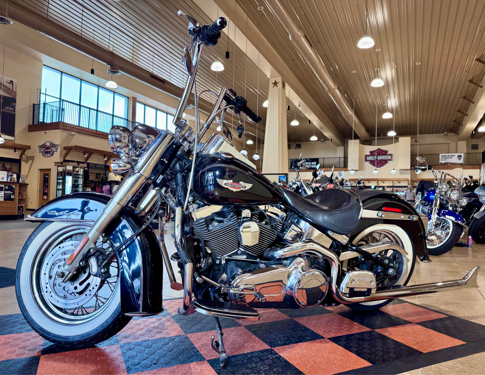 2014 Harley-Davidson Softail® Deluxe in Pasadena, Texas - Photo 4