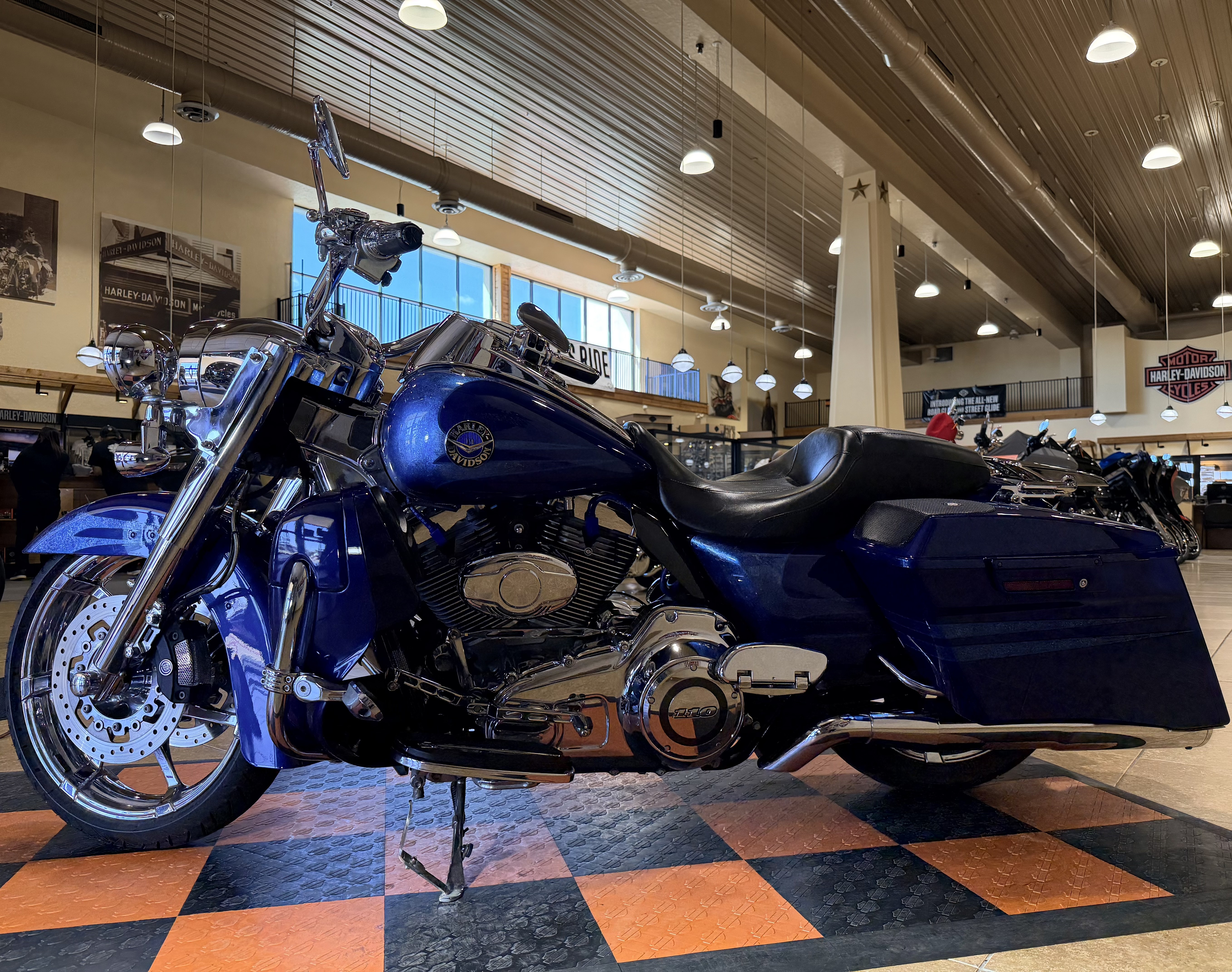 2013 Harley-Davidson CVO™ Road King® in Pasadena, Texas - Photo 4