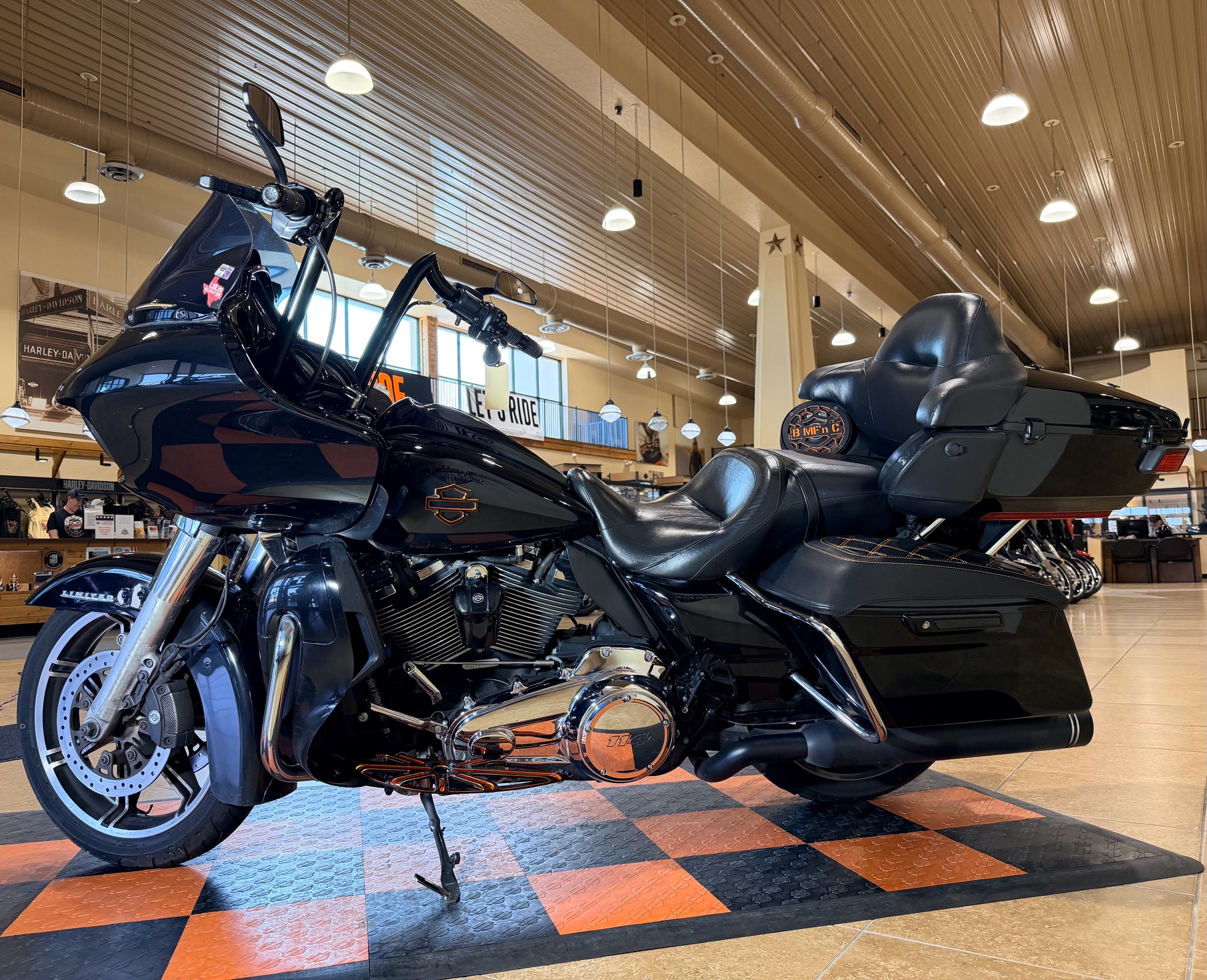 2023 Harley-Davidson Road Glide® Limited in Pasadena, Texas - Photo 4