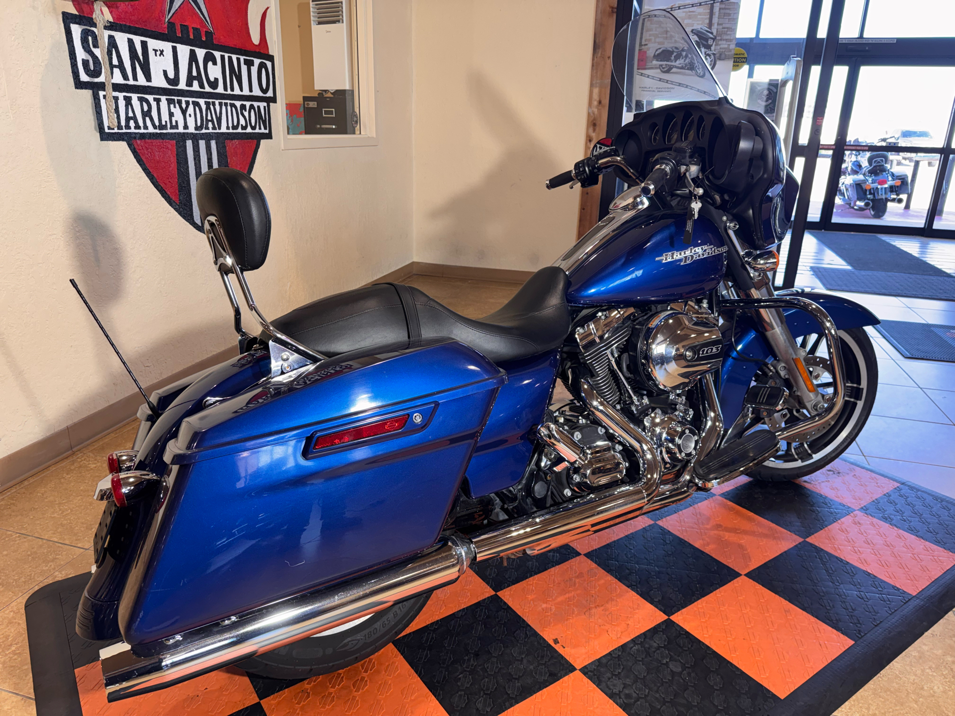 2015 Harley-Davidson Street Glide® in Pasadena, Texas - Photo 2