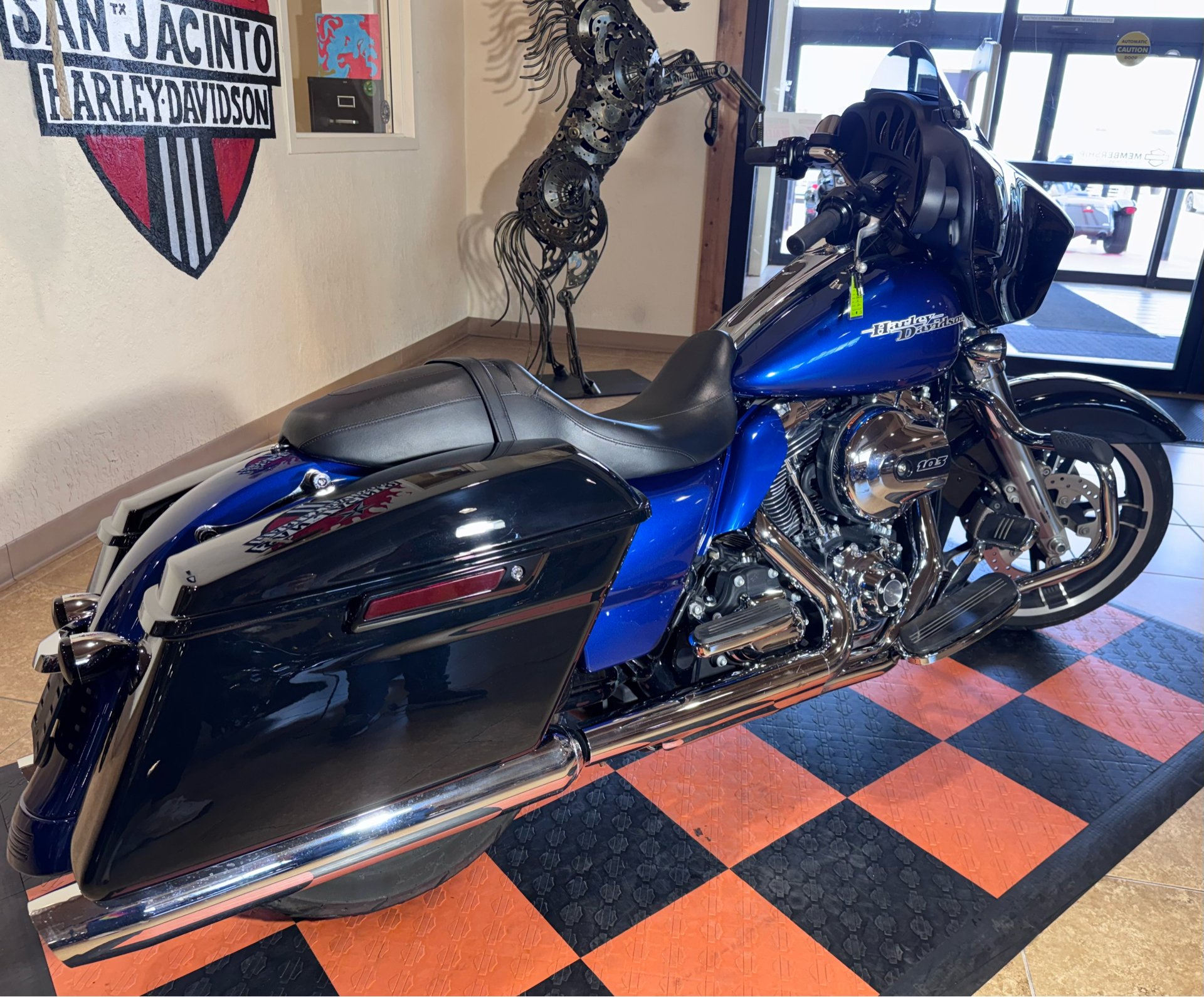 2015 Harley-Davidson Street Glide® in Pasadena, Texas - Photo 2