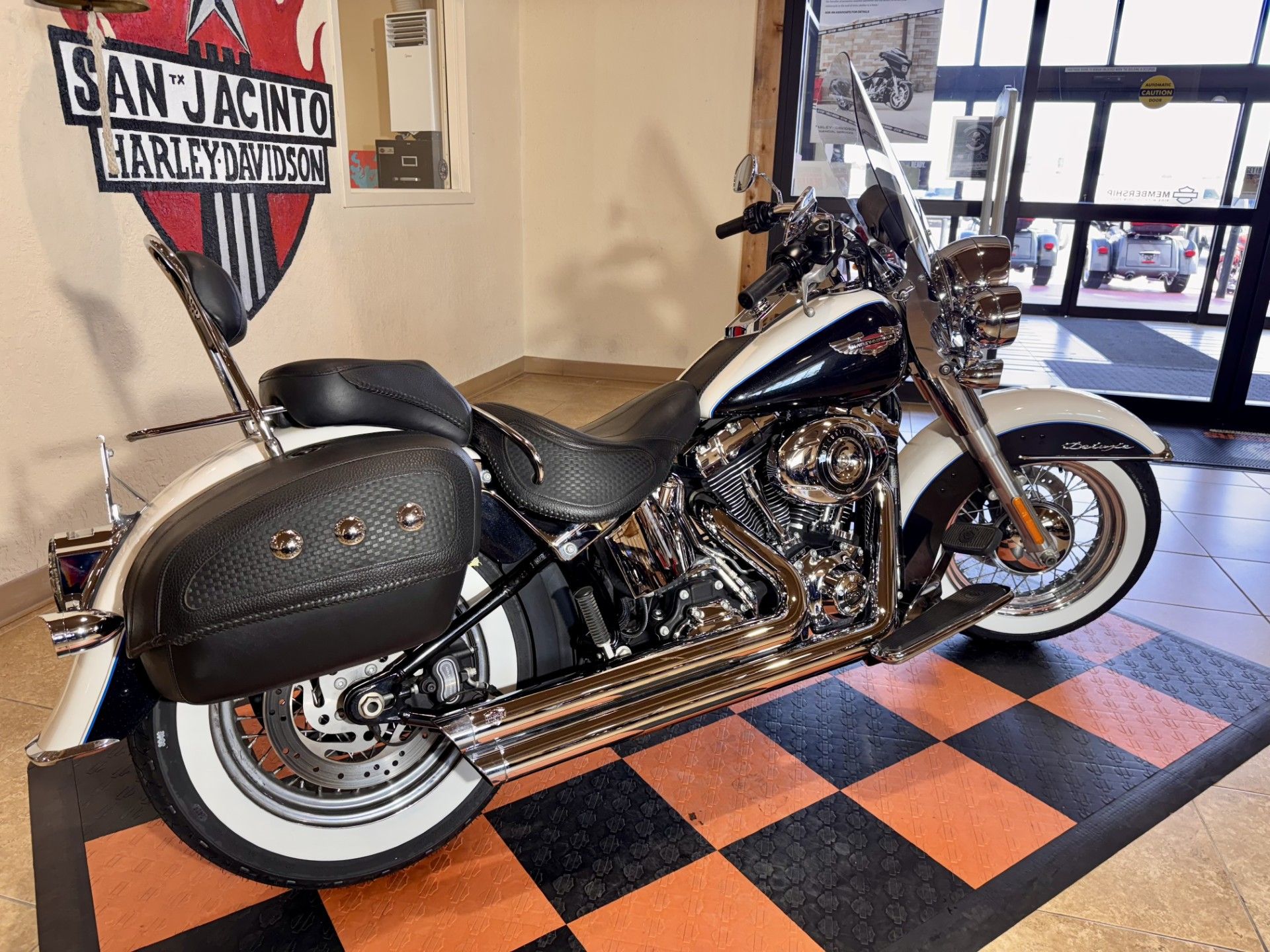 2012 Harley-Davidson Softail® Deluxe in Pasadena, Texas - Photo 4
