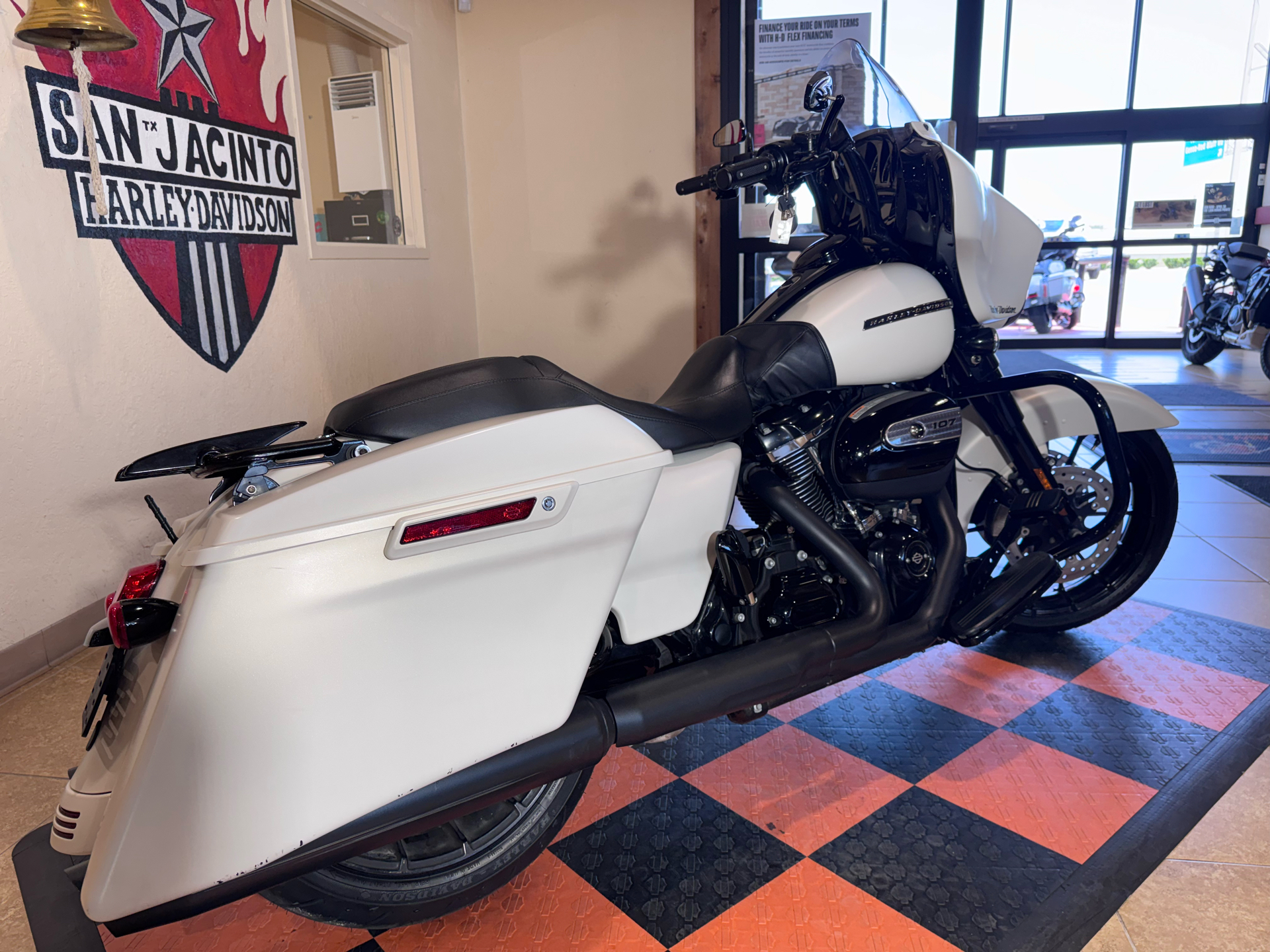 2018 Harley-Davidson Street Glide® Special in Pasadena, Texas - Photo 3