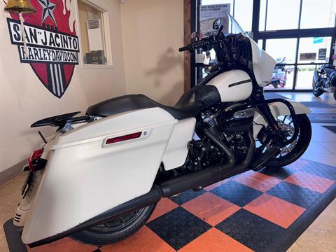 2018 Harley-Davidson Street Glide® Special in Pasadena, Texas - Photo 3