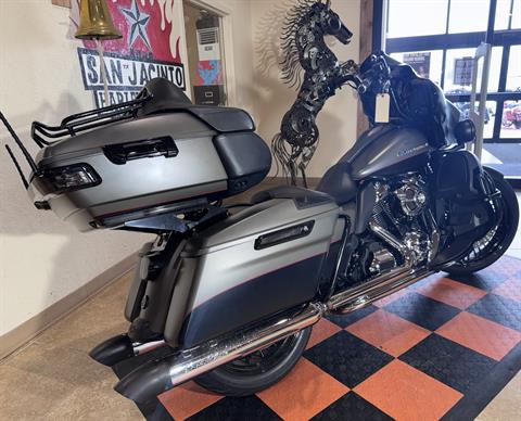 2018 Harley-Davidson Ultra Limited in Pasadena, Texas - Photo 2