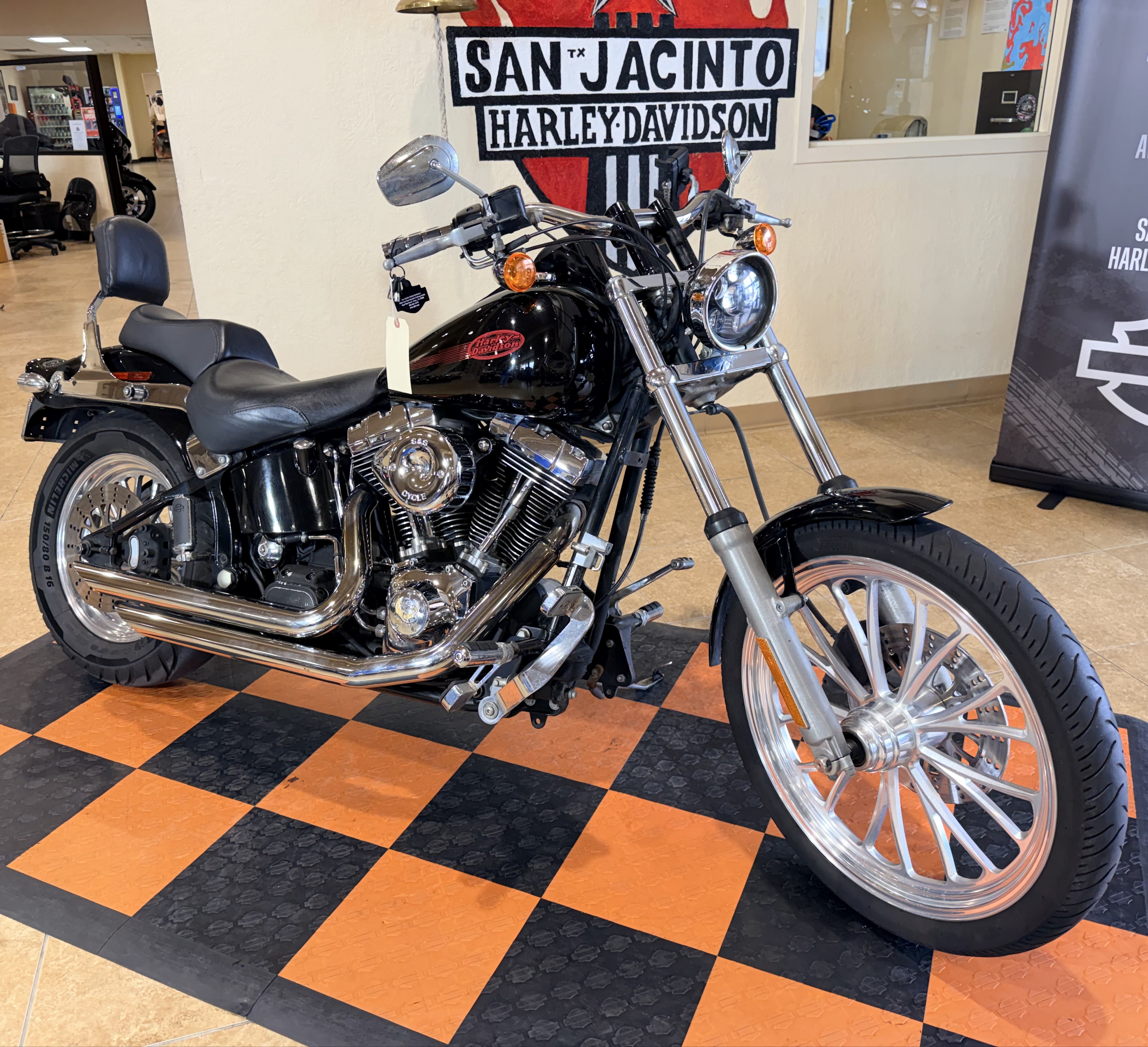 2005 Harley-Davidson FXST/FXSTI Softail® Standard in Pasadena, Texas - Photo 2