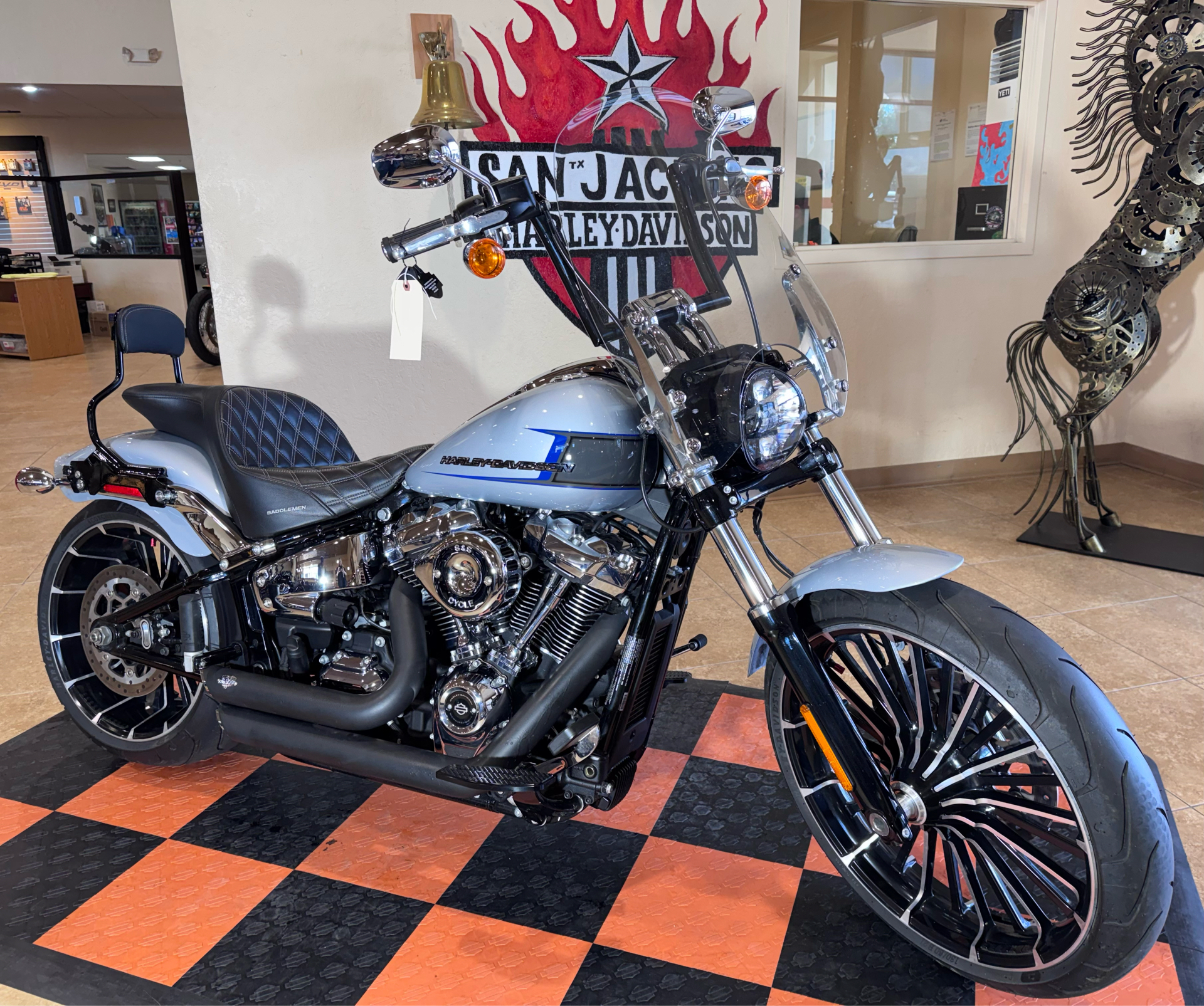 2023 Harley-Davidson Breakout® in Pasadena, Texas - Photo 3