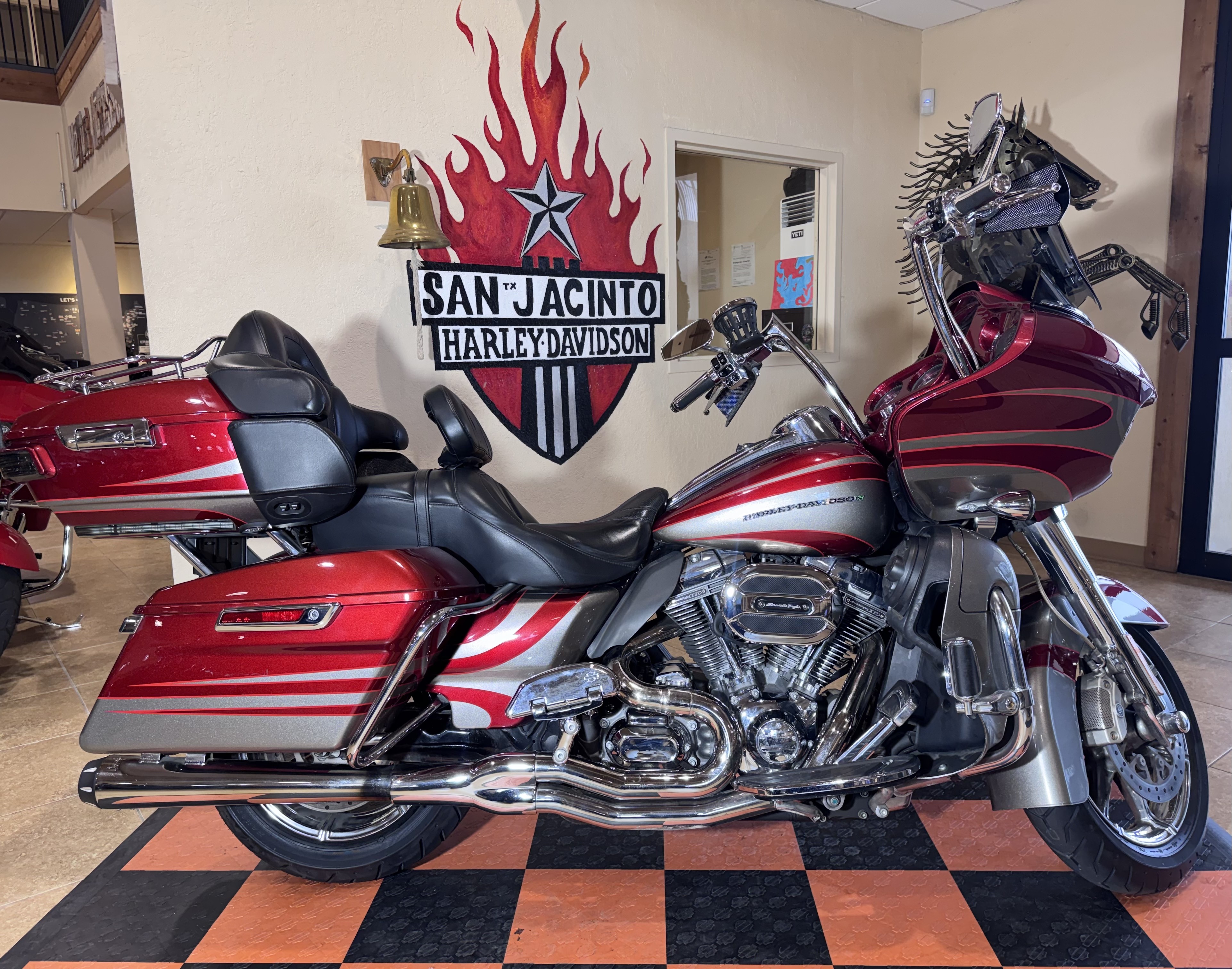 2016 Harley-Davidson CVO™ Road Glide™ Ultra in Pasadena, Texas - Photo 1