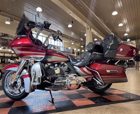 2016 Harley-Davidson CVO™ Road Glide™ Ultra in Pasadena, Texas - Photo 4