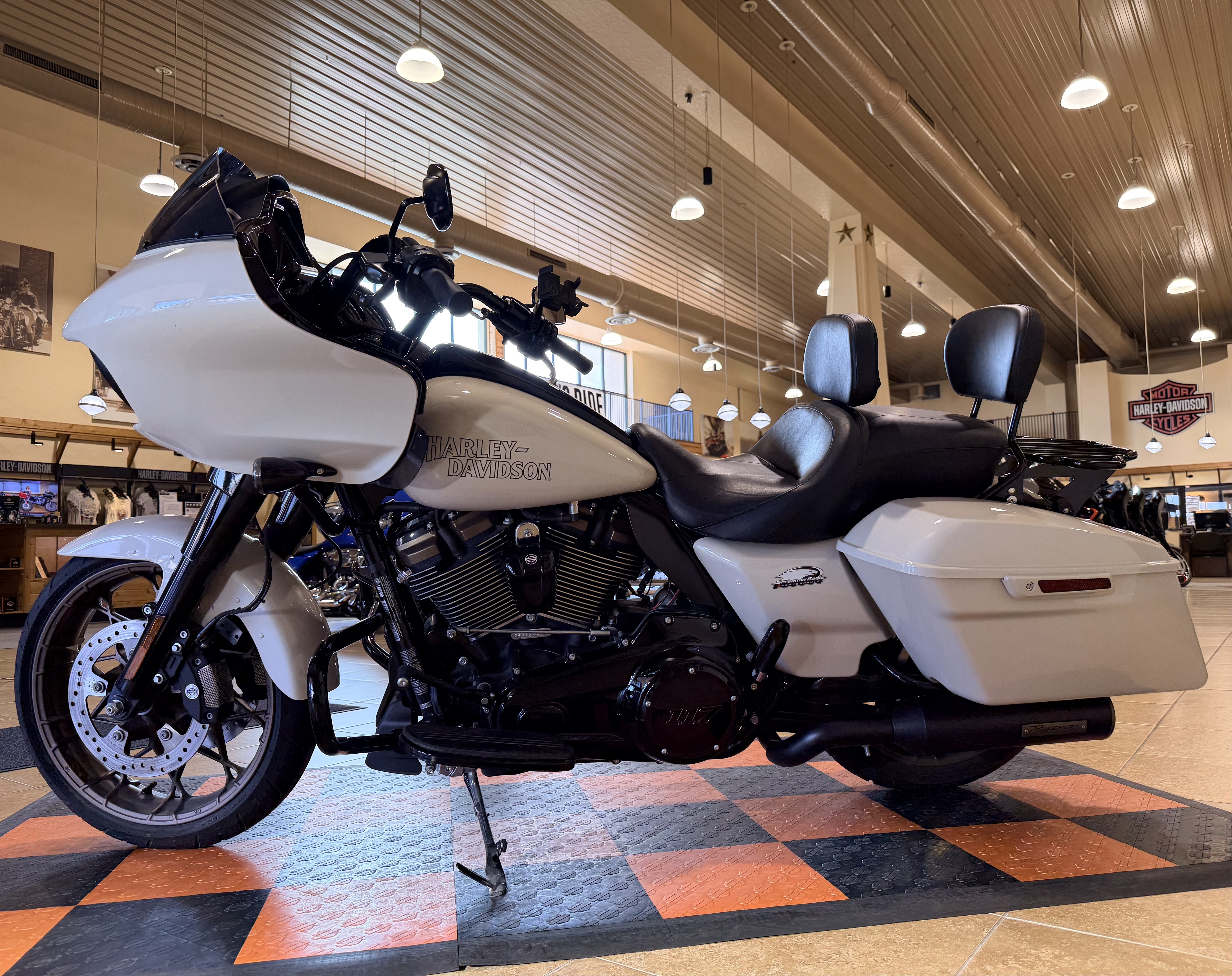 2023 Harley-Davidson Road Glide® ST in Pasadena, Texas - Photo 4