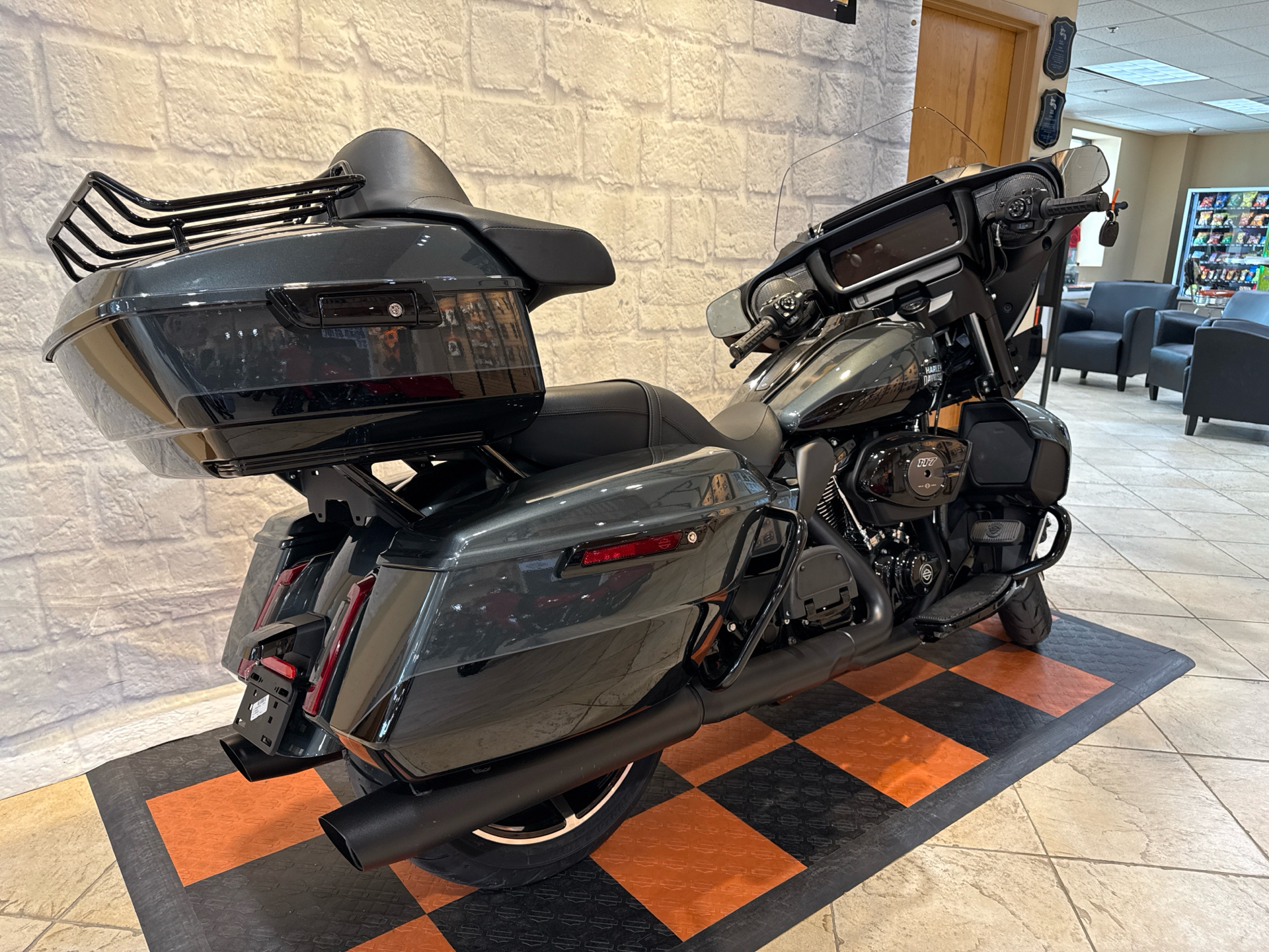 2025 Harley-Davidson Street Glide® Ultra in Houston, Texas - Photo 4