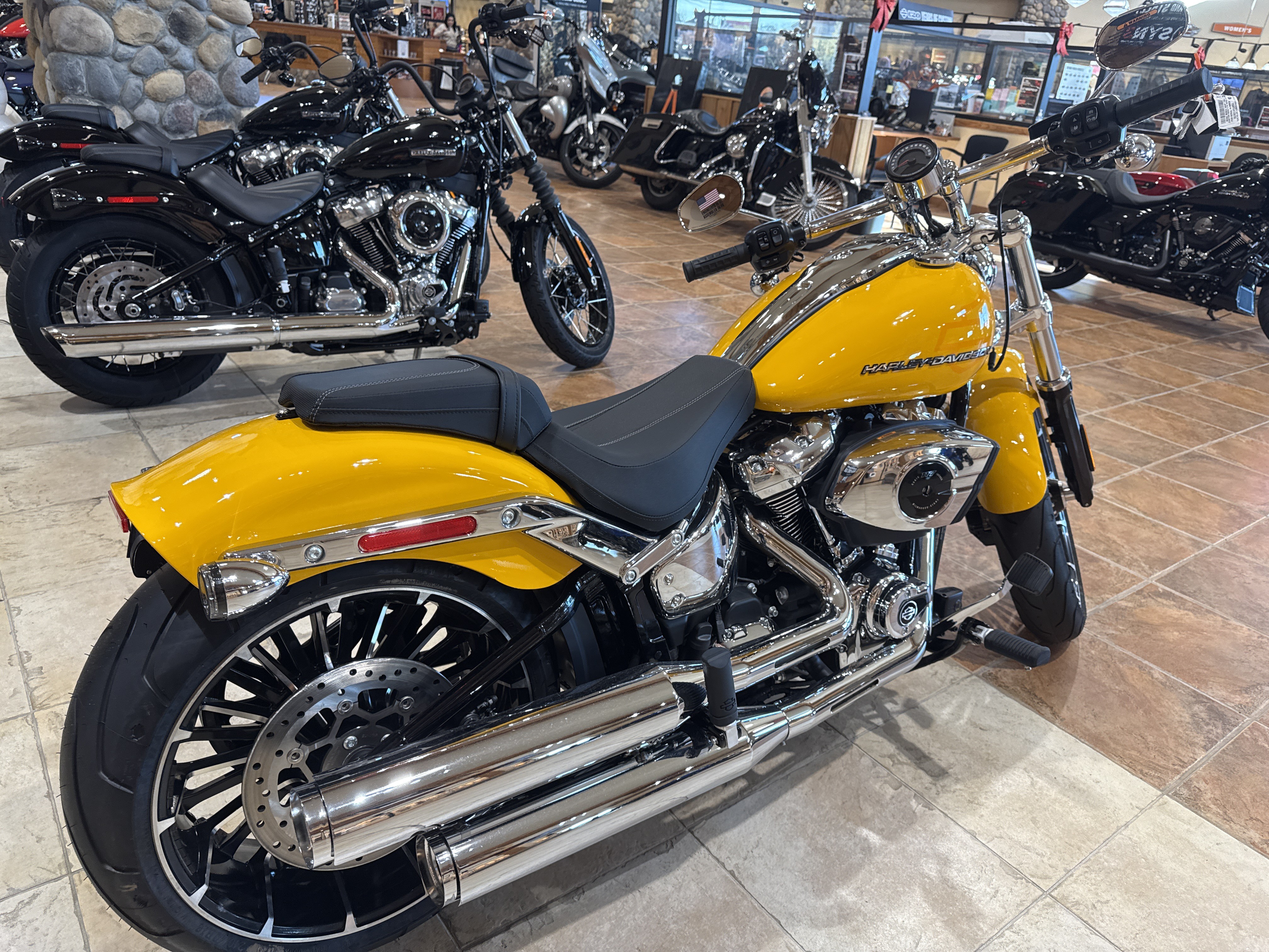 2025 Harley-Davidson Breakout® in Houston, Texas - Photo 3