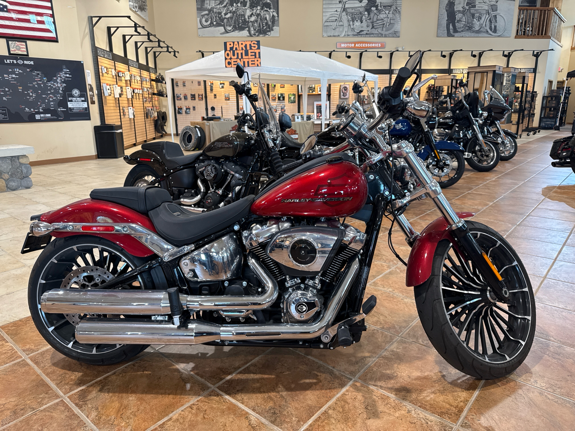 2025 Harley-Davidson Breakout® in Houston, Texas - Photo 1