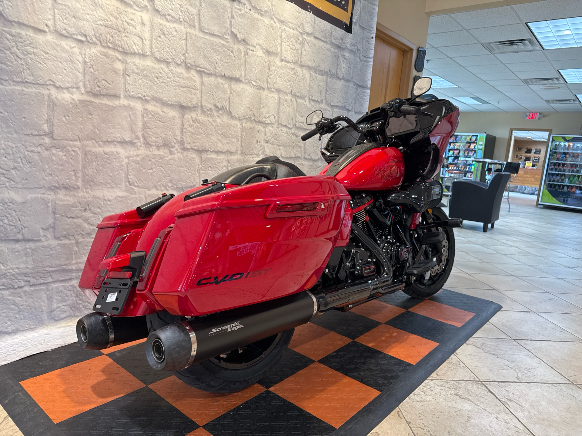 2025 Harley-Davidson CVO™ Road Glide® ST in Houston, Texas - Photo 4