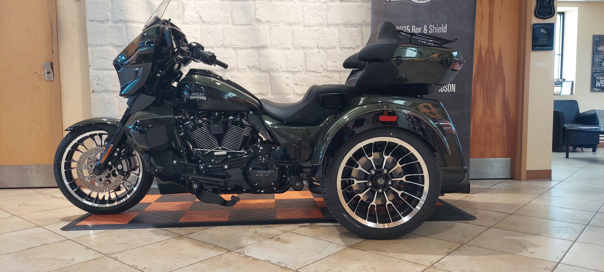 2026 Harley-Davidson Street Glide® 3 Limited 1