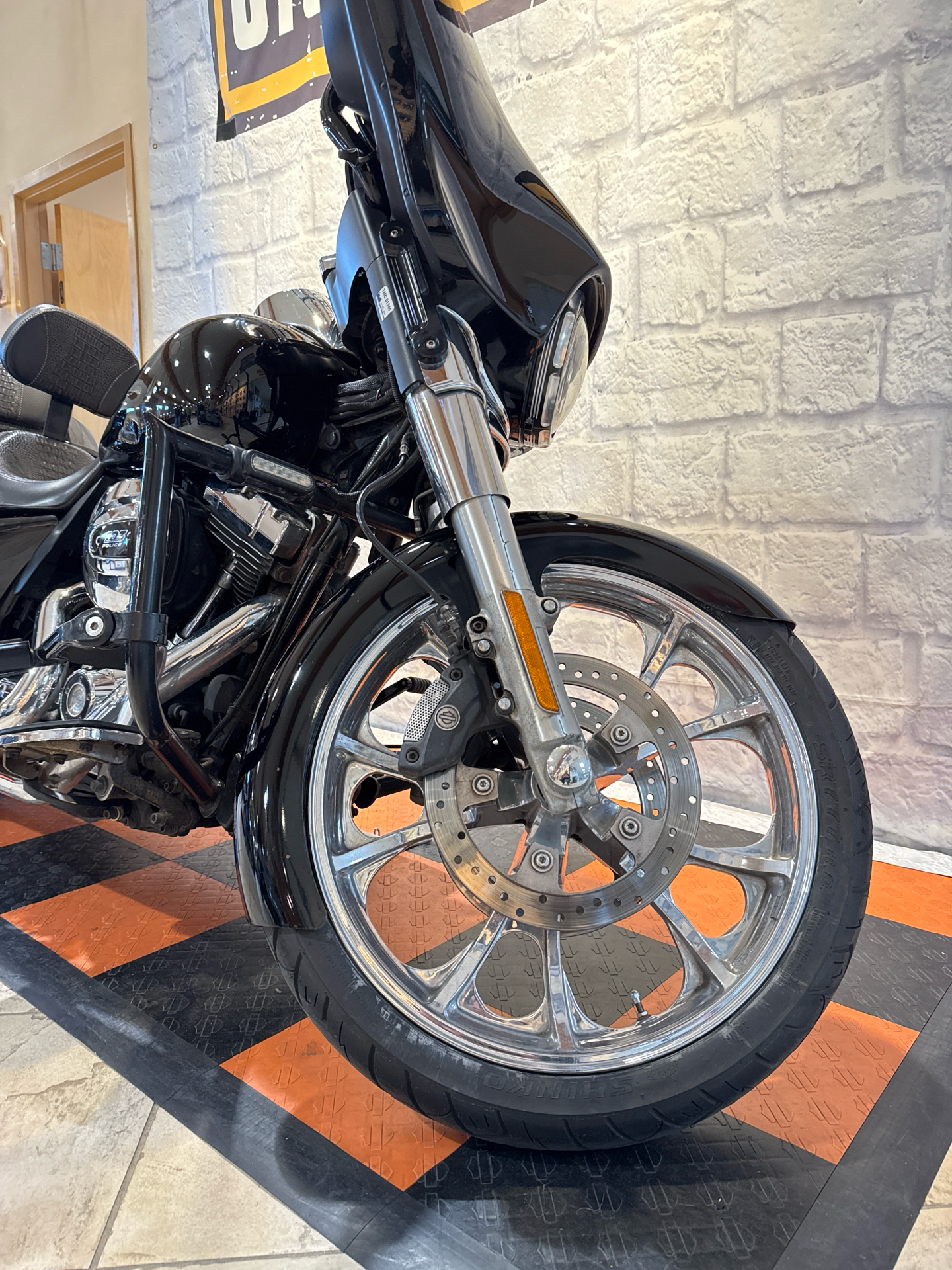 2016 Harley-Davidson Electra Glide® Ultra Classic® in Houston, Texas - Photo 2
