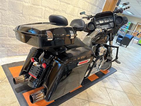 2016 Harley-Davidson Electra Glide® Ultra Classic® in Houston, Texas - Photo 4