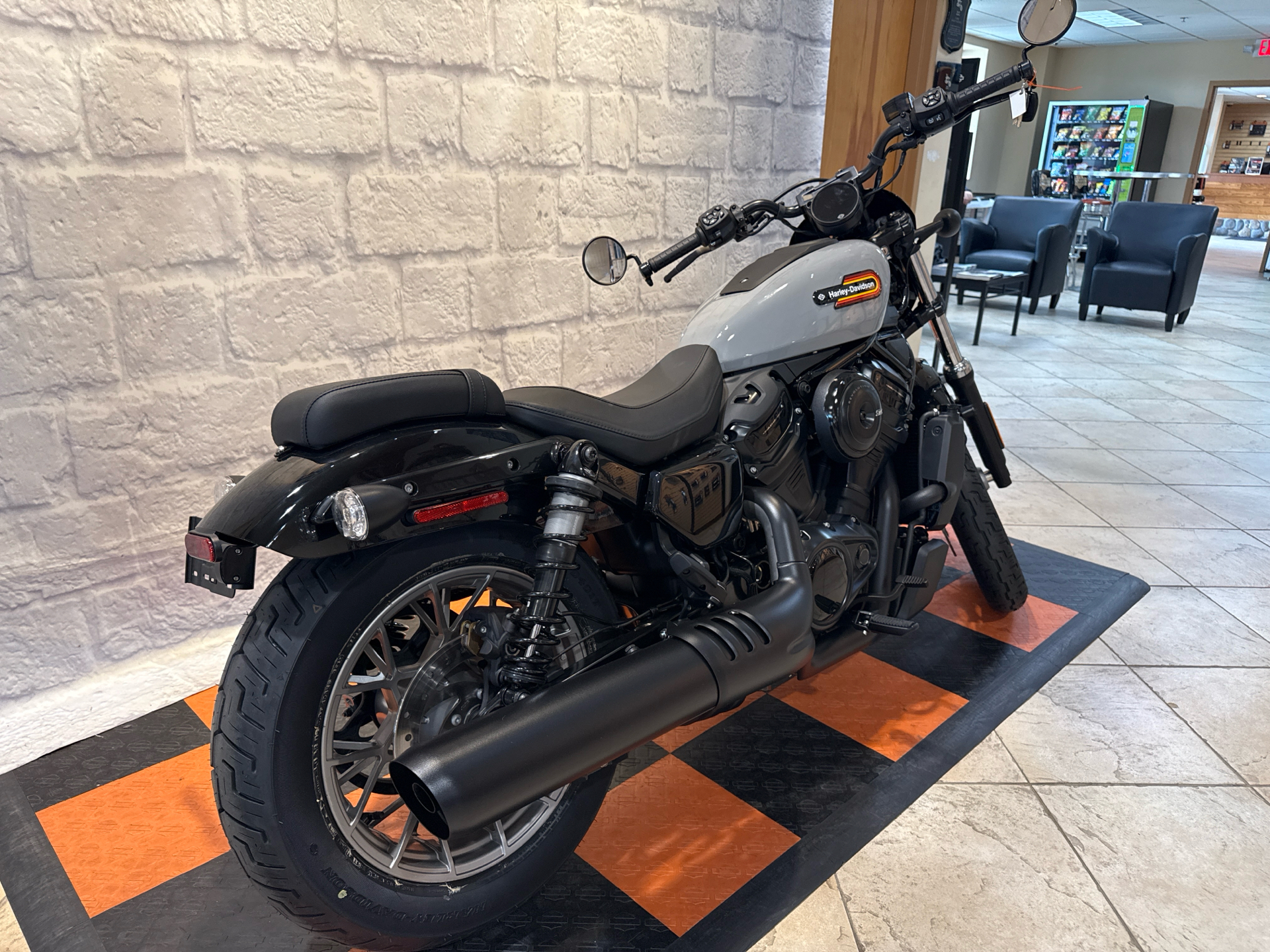 2025 Harley-Davidson Nightster® Special in Houston, Texas - Photo 4