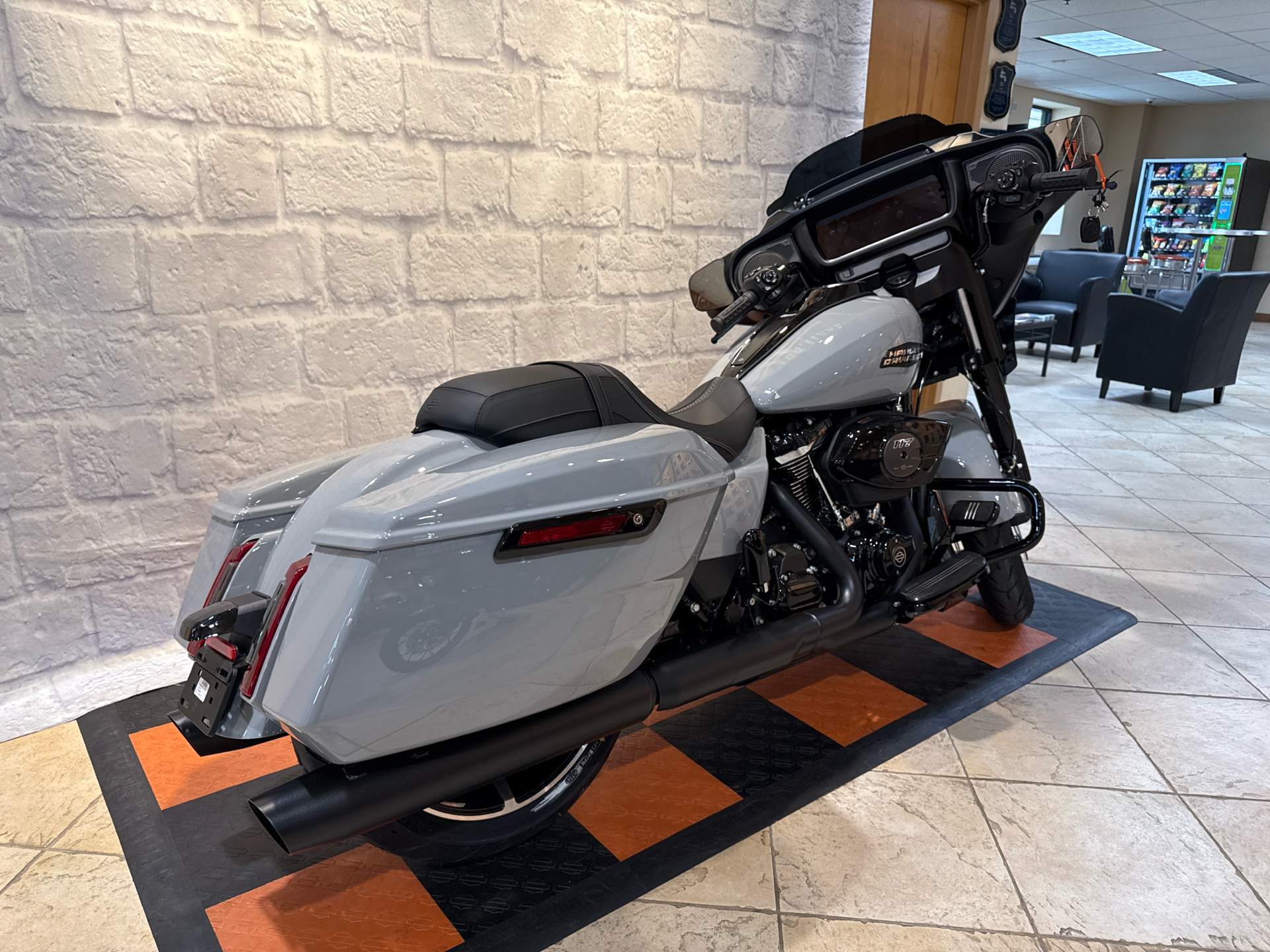 2025 Harley-Davidson Street Glide® in Houston, Texas - Photo 4