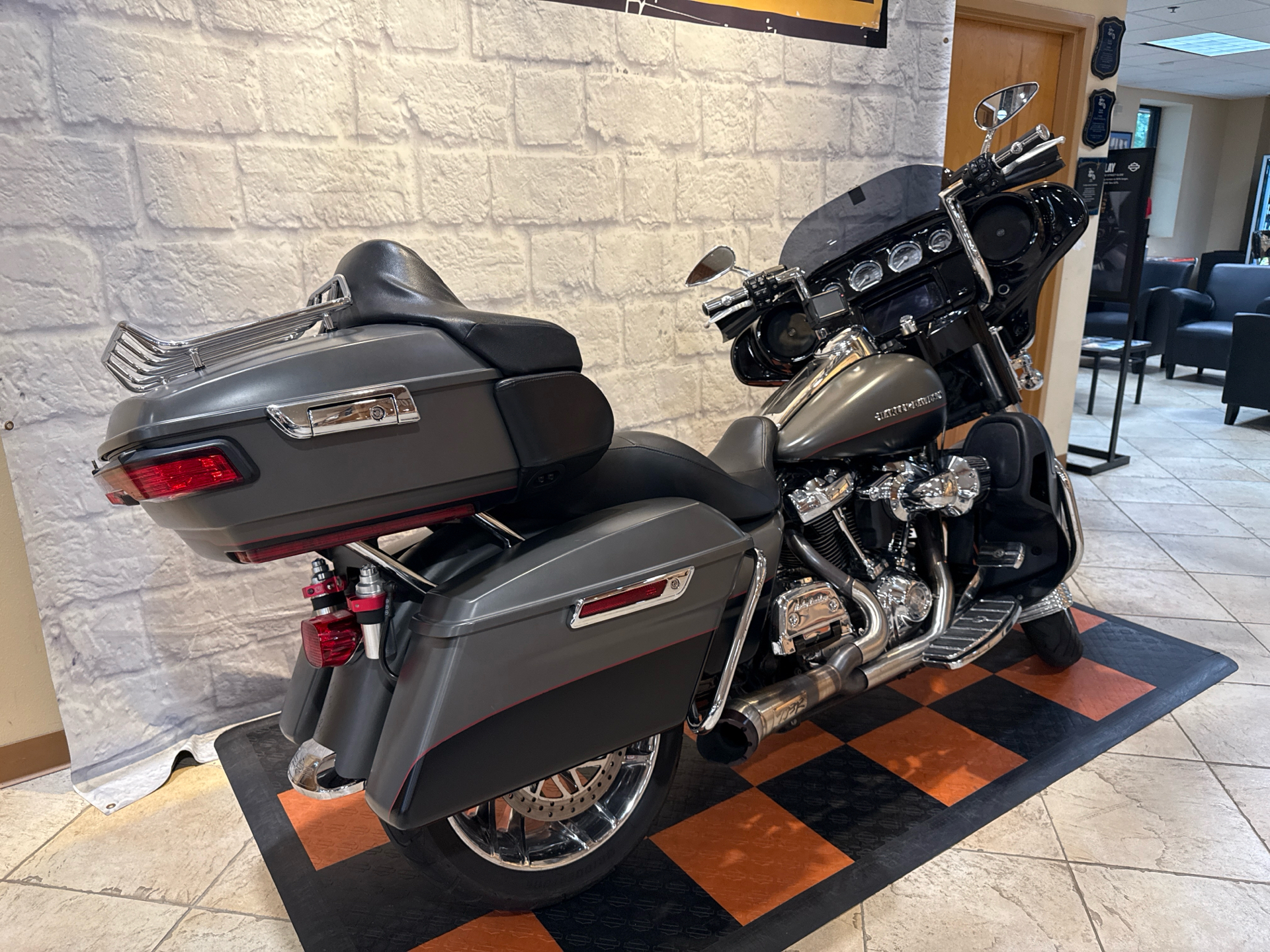 2019 Harley-Davidson Ultra Limited in Houston, Texas - Photo 3