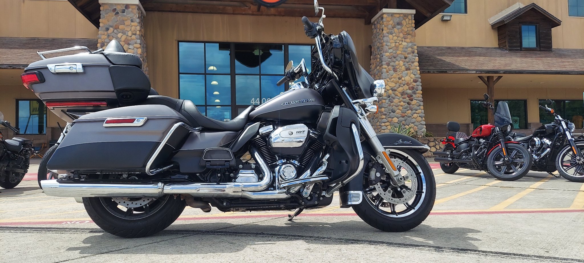 2017 Harley-Davidson Ultra Limited in Houston, Texas - Photo 1
