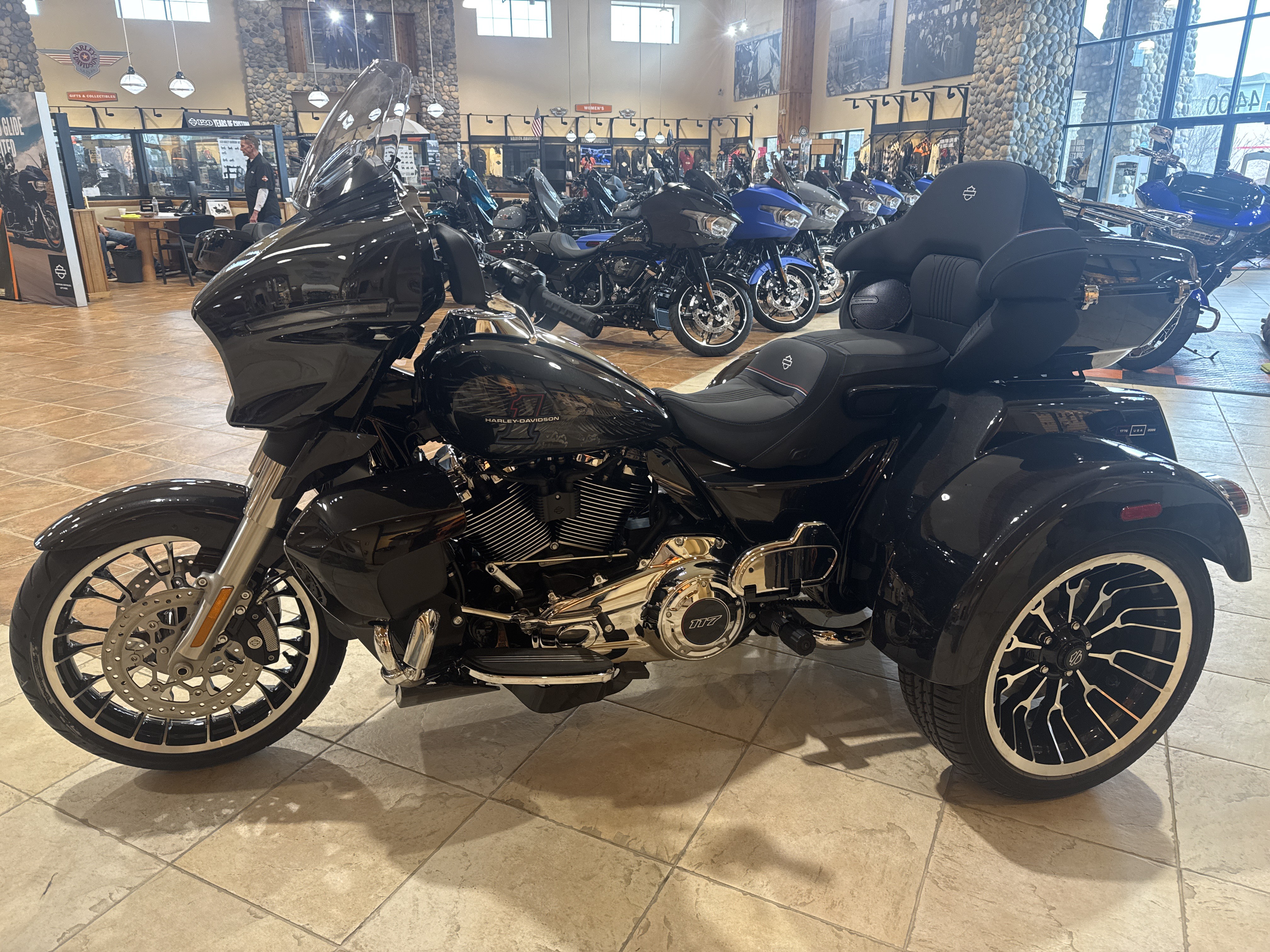 2026 Harley-Davidson Street Glide® 3 Limited in Houston, Texas - Photo 5