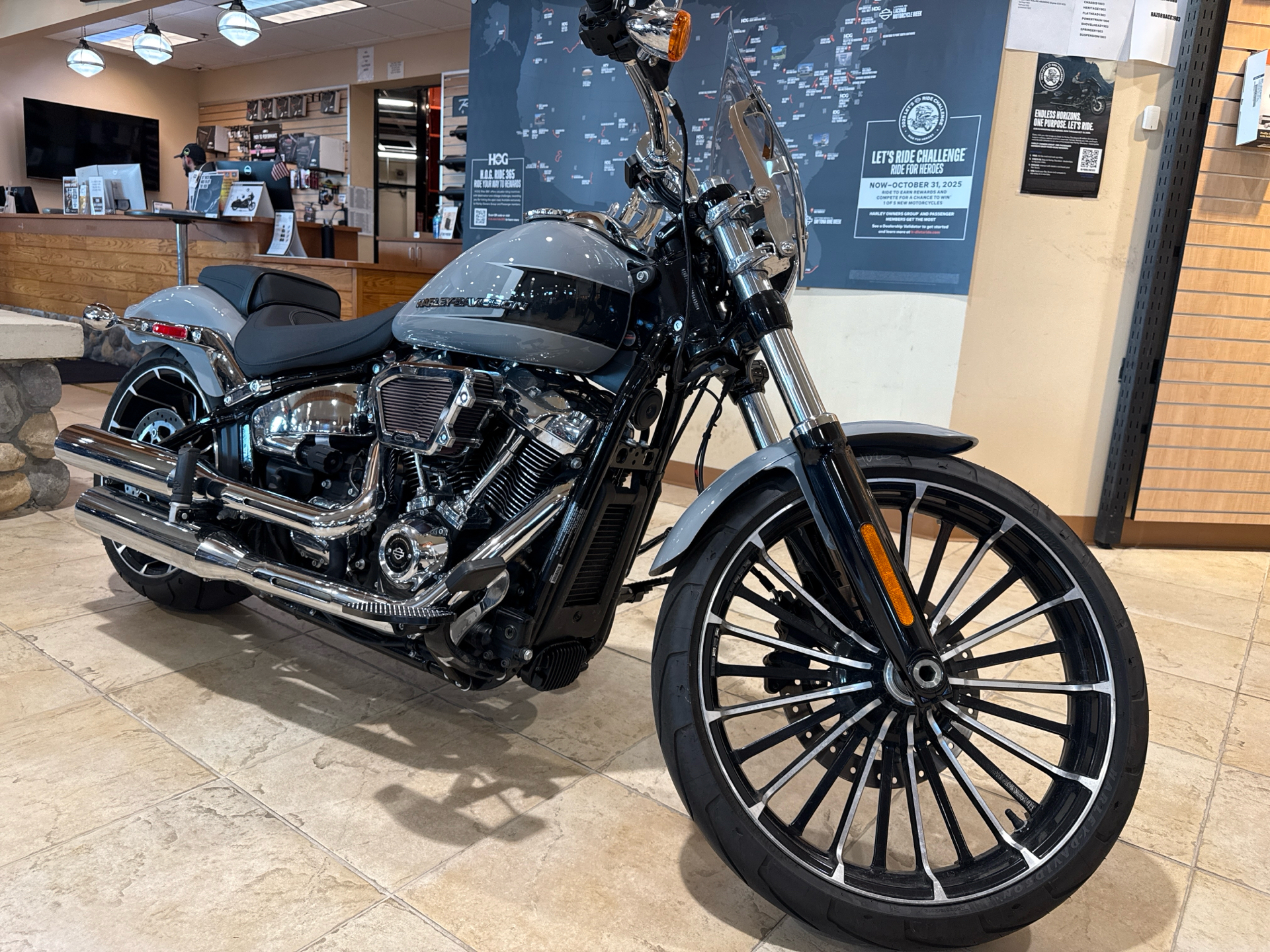 2024 Harley-Davidson Breakout® in Houston, Texas - Photo 2