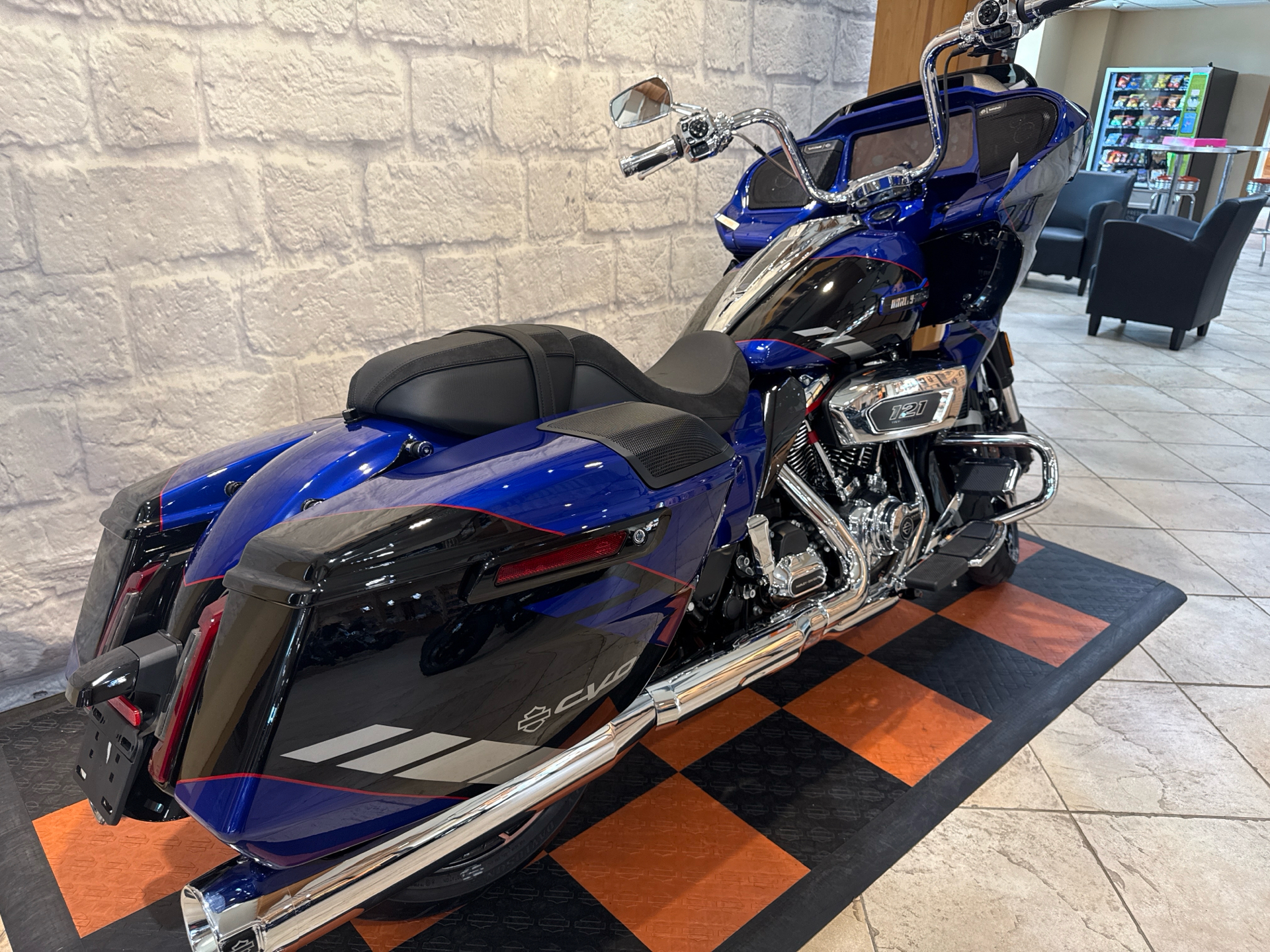 2025 Harley-Davidson CVO™ Road Glide® in Houston, Texas - Photo 3
