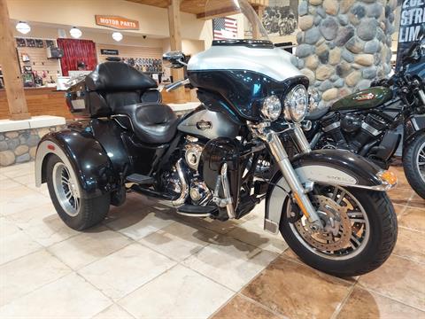 2013 Harley-Davidson Tri Glide® Ultra Classic® in Houston, Texas - Photo 2