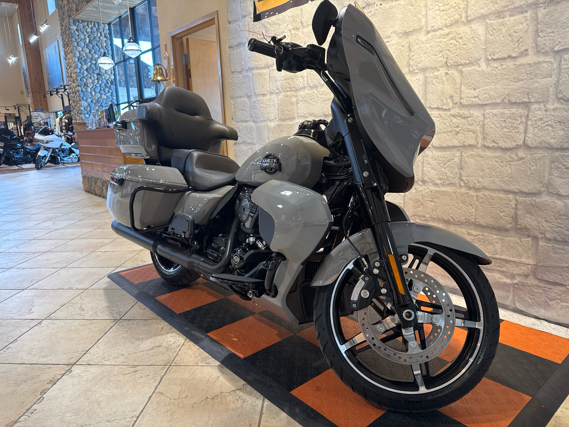 2025 Harley-Davidson Street Glide® Ultra in Houston, Texas - Photo 2