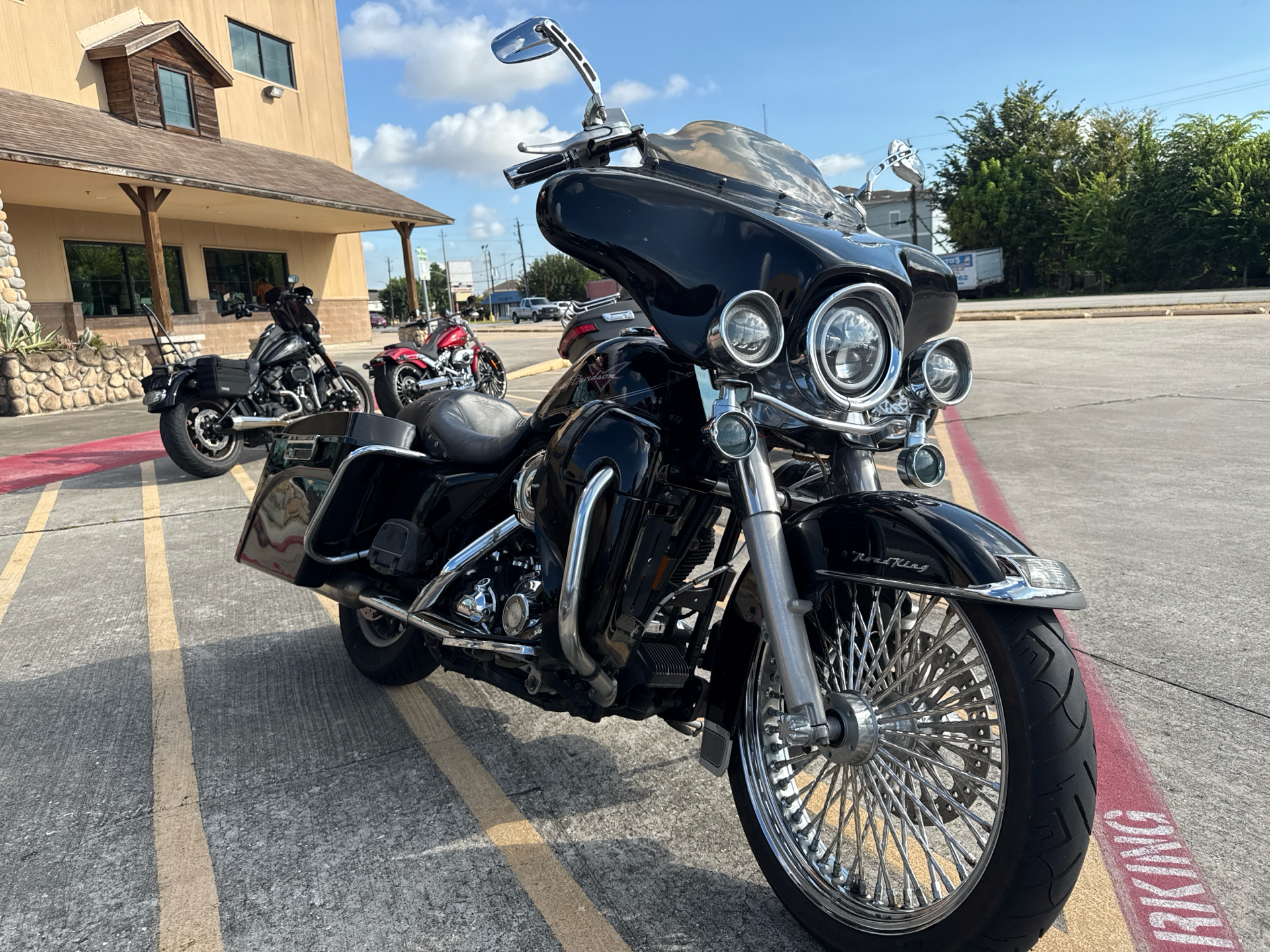 2008 Harley-Davidson ROAD KING in Houston, Texas - Photo 2