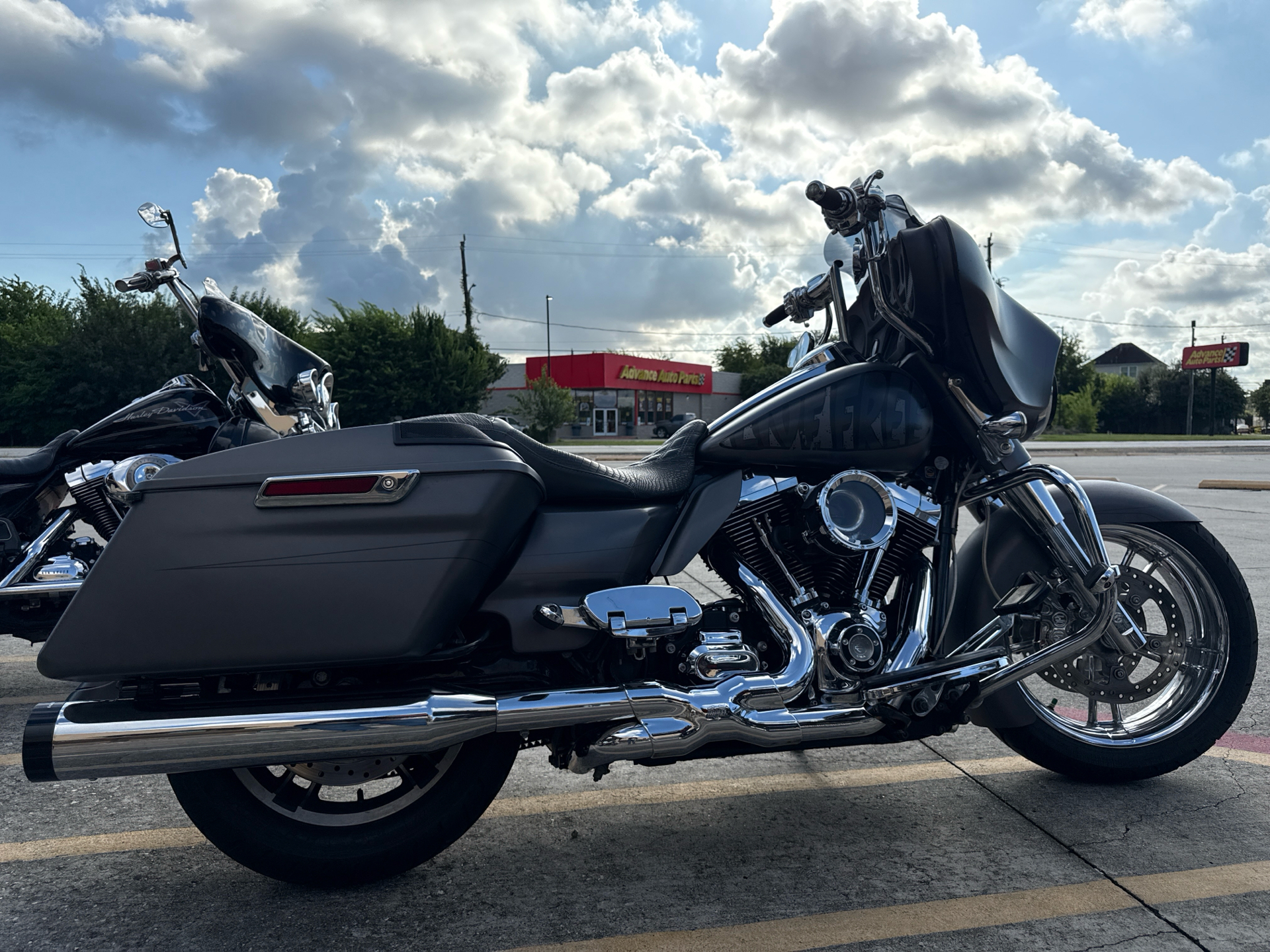 2016 Harley-Davidson Street Glide® Special in Houston, Texas - Photo 2
