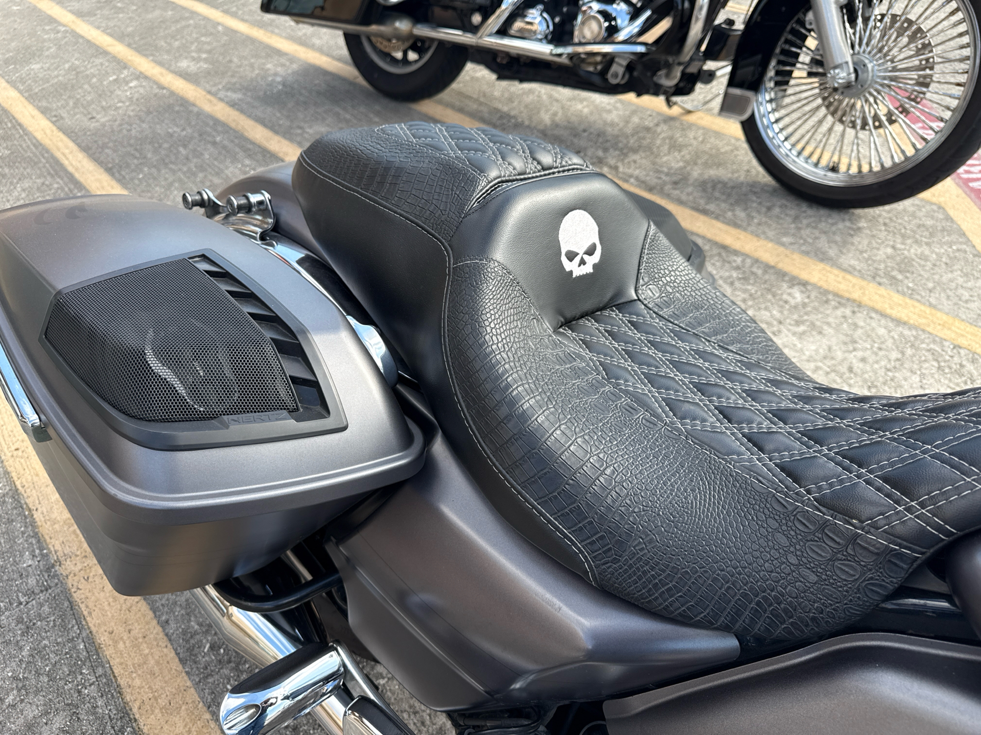 2016 Harley-Davidson Street Glide® Special in Houston, Texas - Photo 4